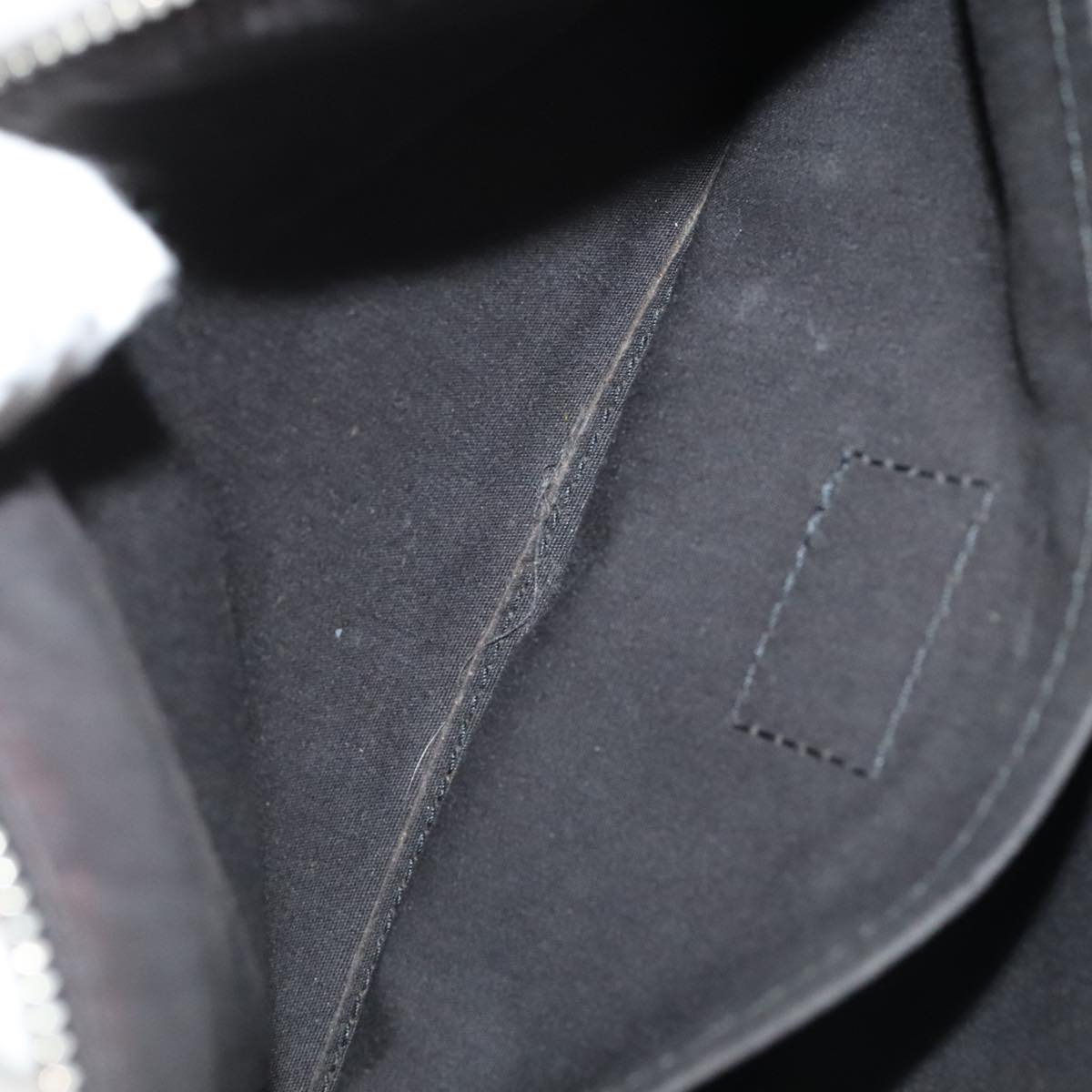 Louis Vuitton Pochette Bag – Chic & Versatile