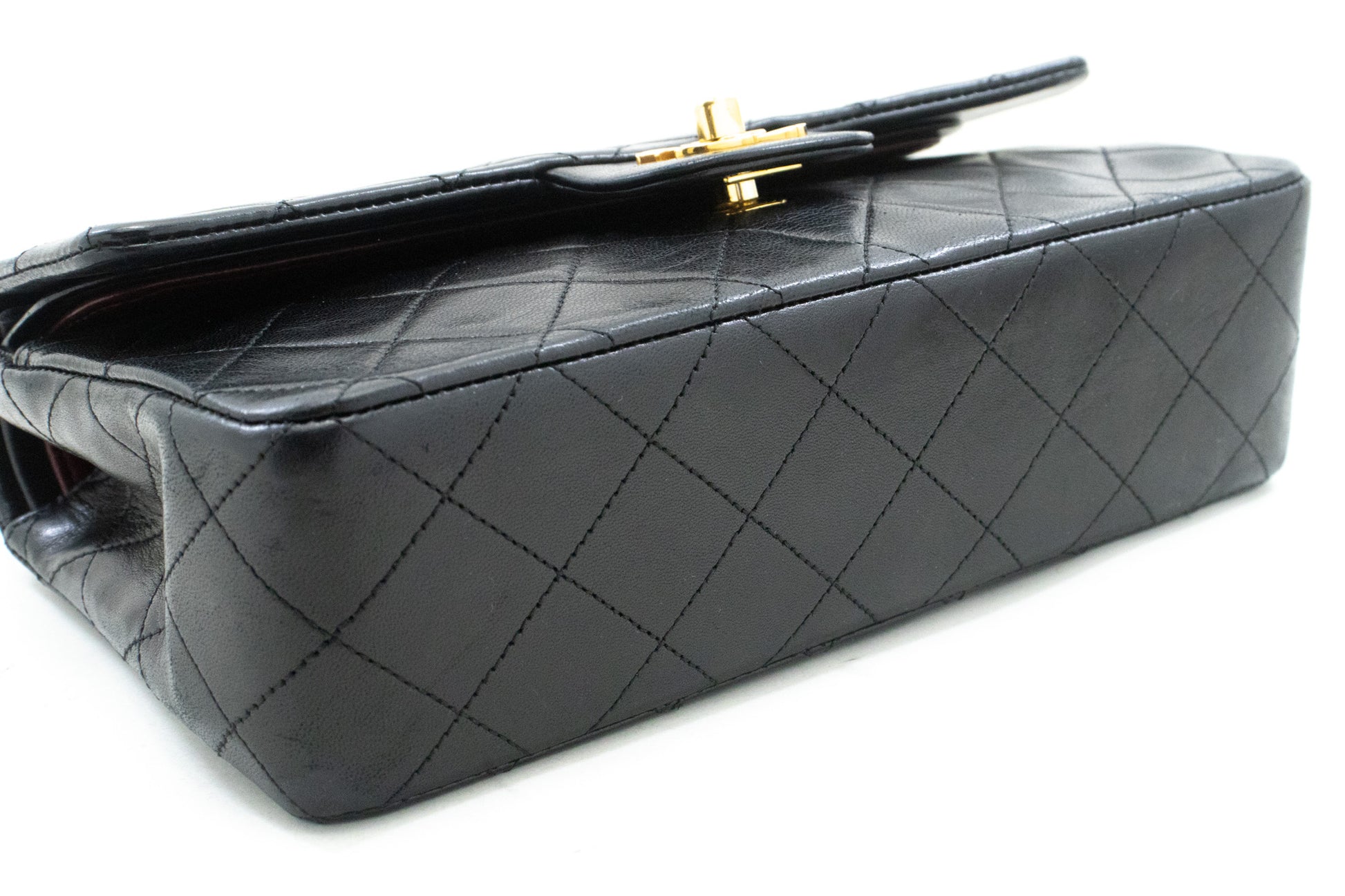 Chanel Luxury Handbags & Accessories – Timeless Fashion