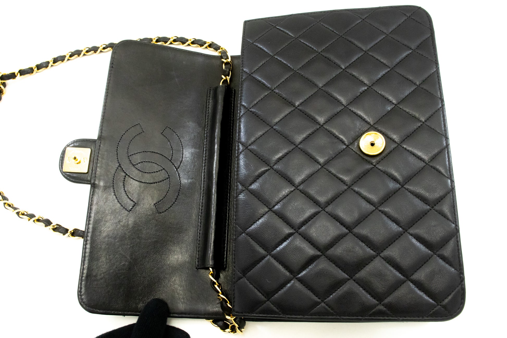 Chanel Timeless Handbags – Iconic Fashion & Style