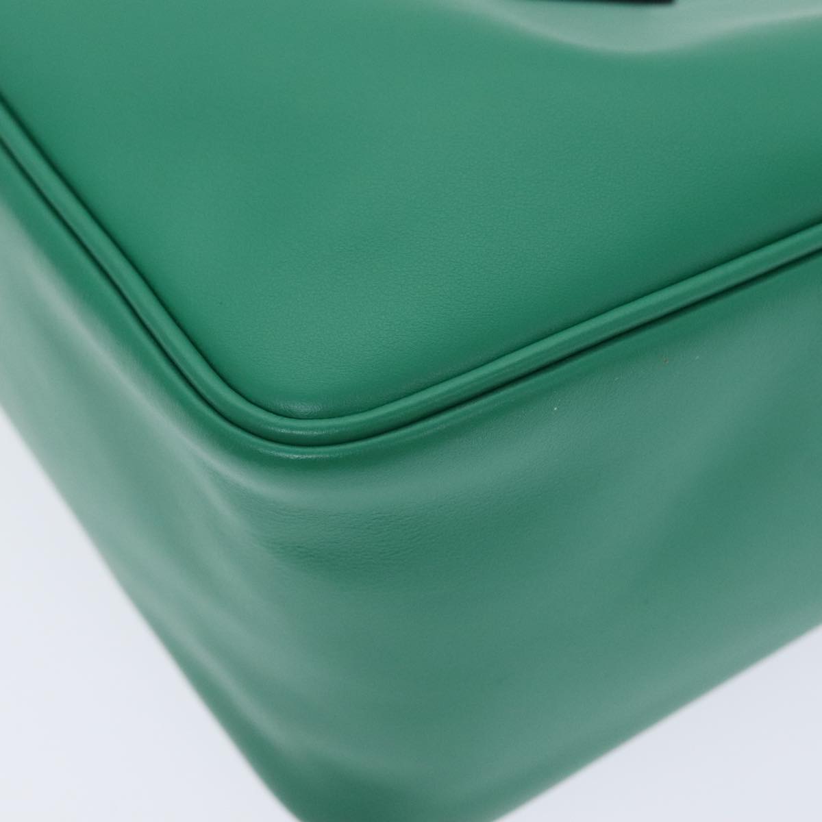 Prada Designer Collection – Luxury Handbags & Accessories