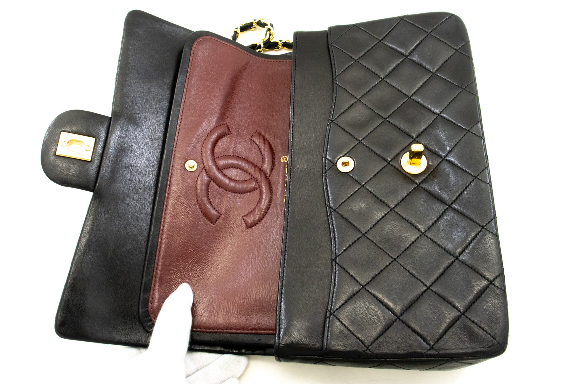 Chanel Fashion & Accessories – Elegant Luxury Pieces