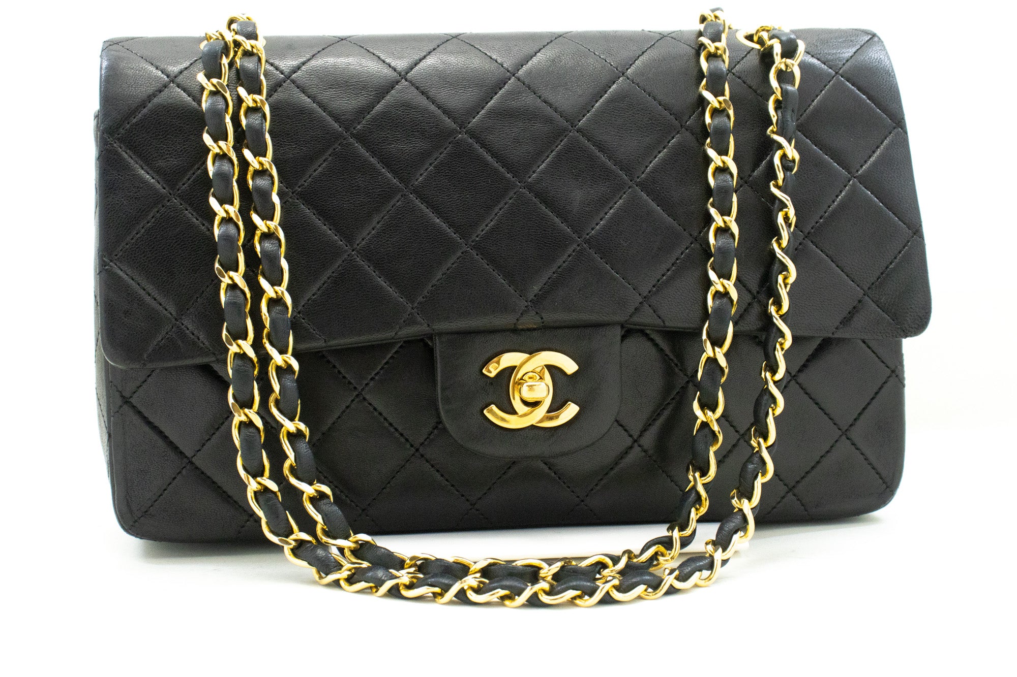 Chanel Fashion & Accessories – Elegant Luxury Pieces