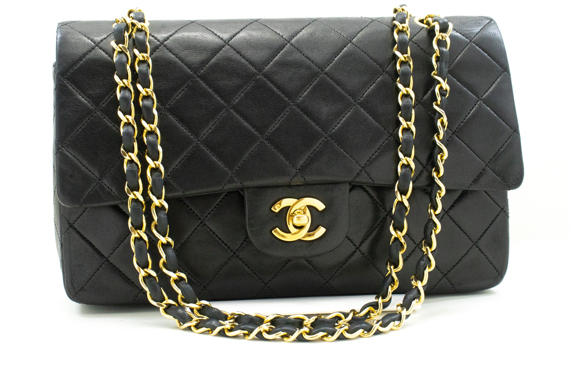Chanel Fashion & Accessories – Elegant Luxury Pieces