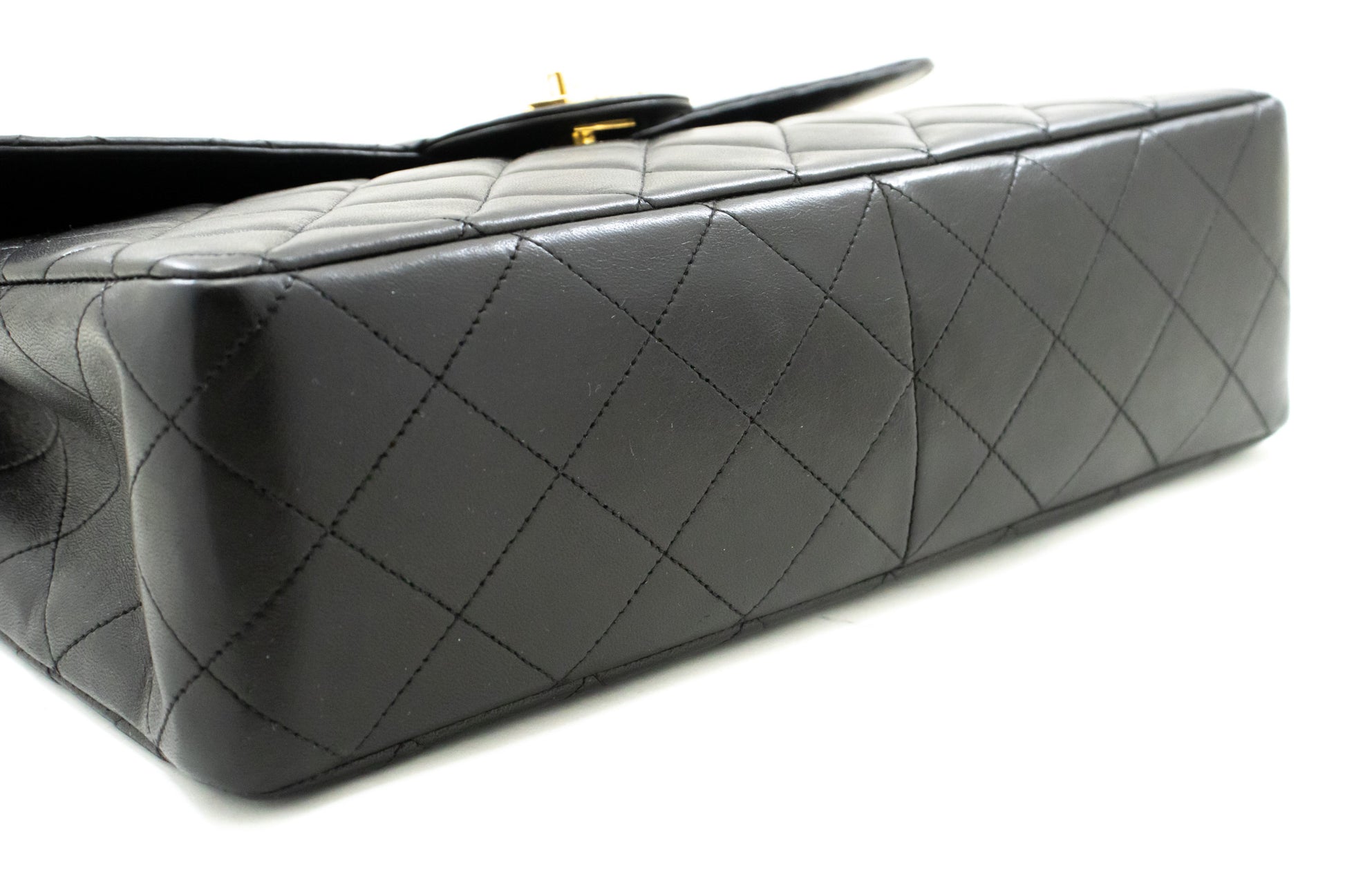 Chanel handbags, Classic Chanel purse, Designer Chanel bag, Luxury Chanel bag