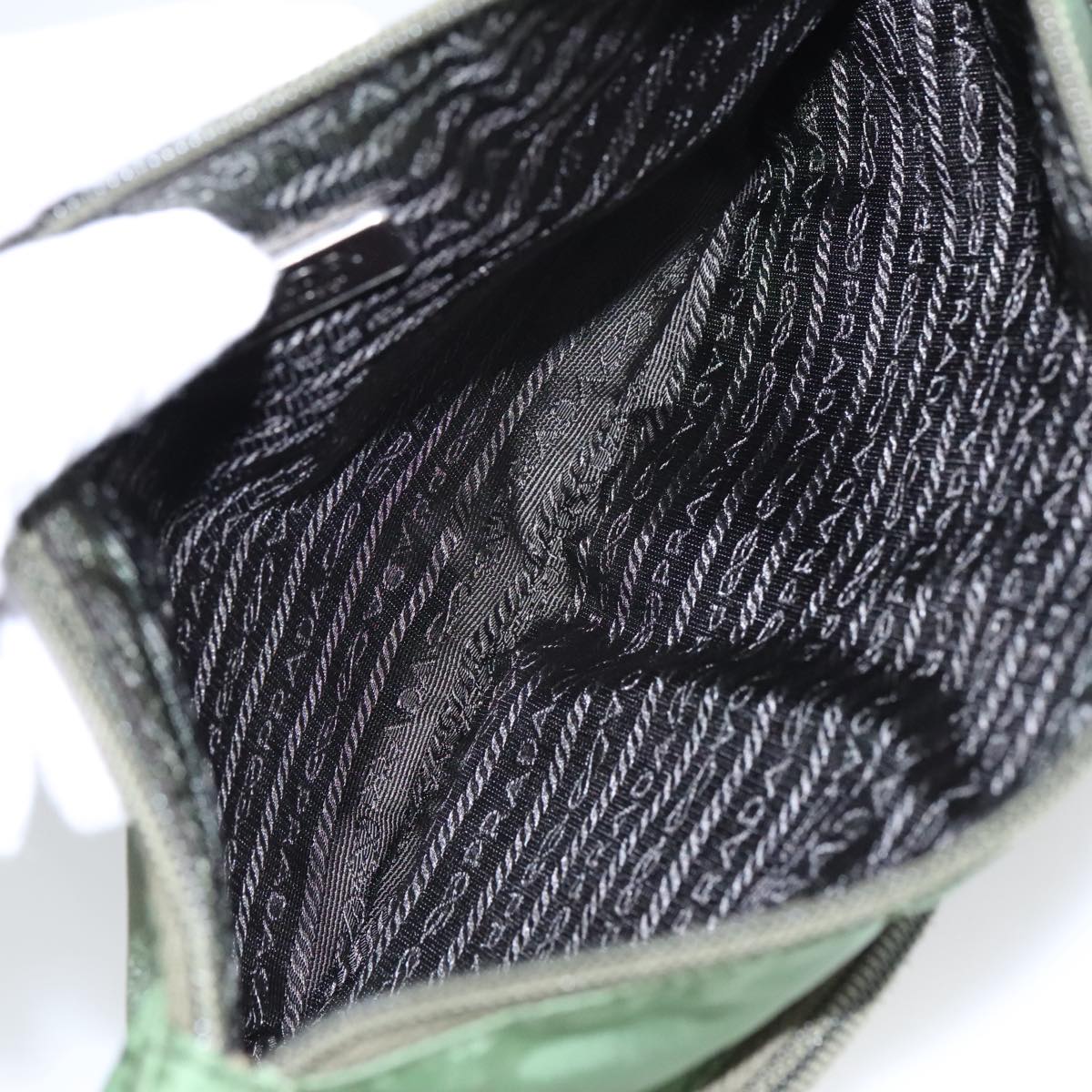 Prada Tessuto Handbag – Durable & Stylish Nylon Tote