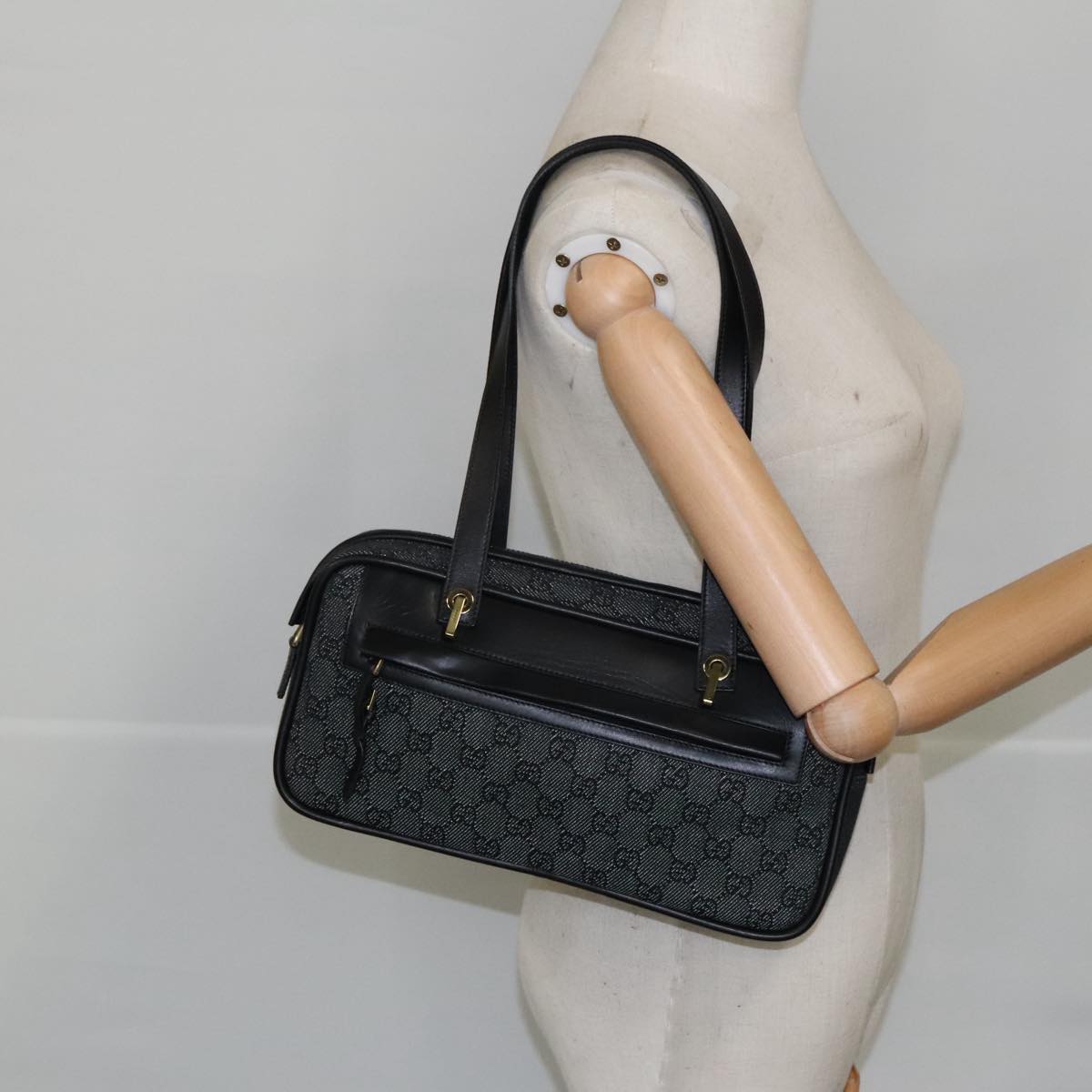 Gucci GG Canvas bags, Gucci GG pattern, Gucci canvas bags, luxury Gucci accessories