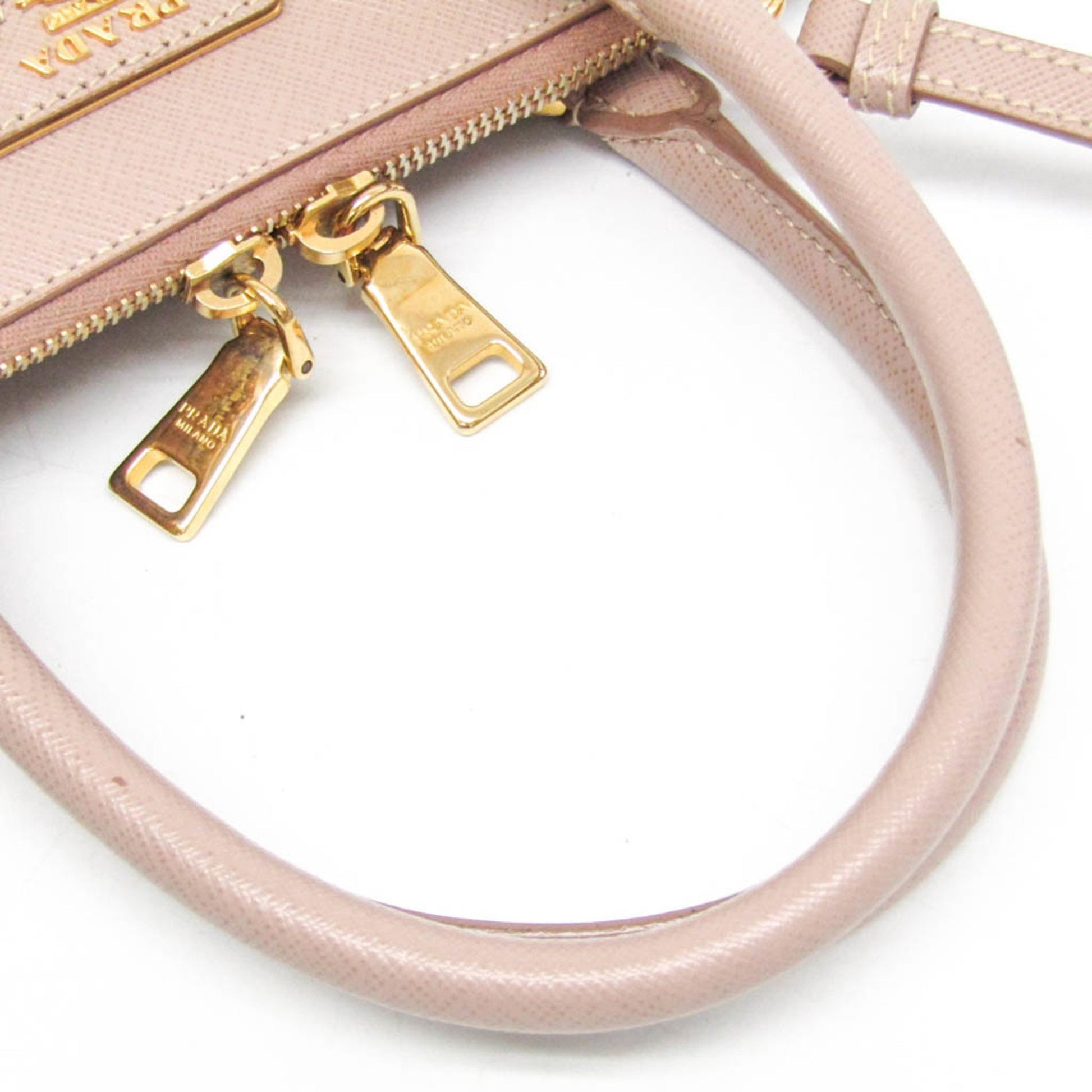 Prada Galleria Bag – Timeless Leather Handbag for Everyday Elegance