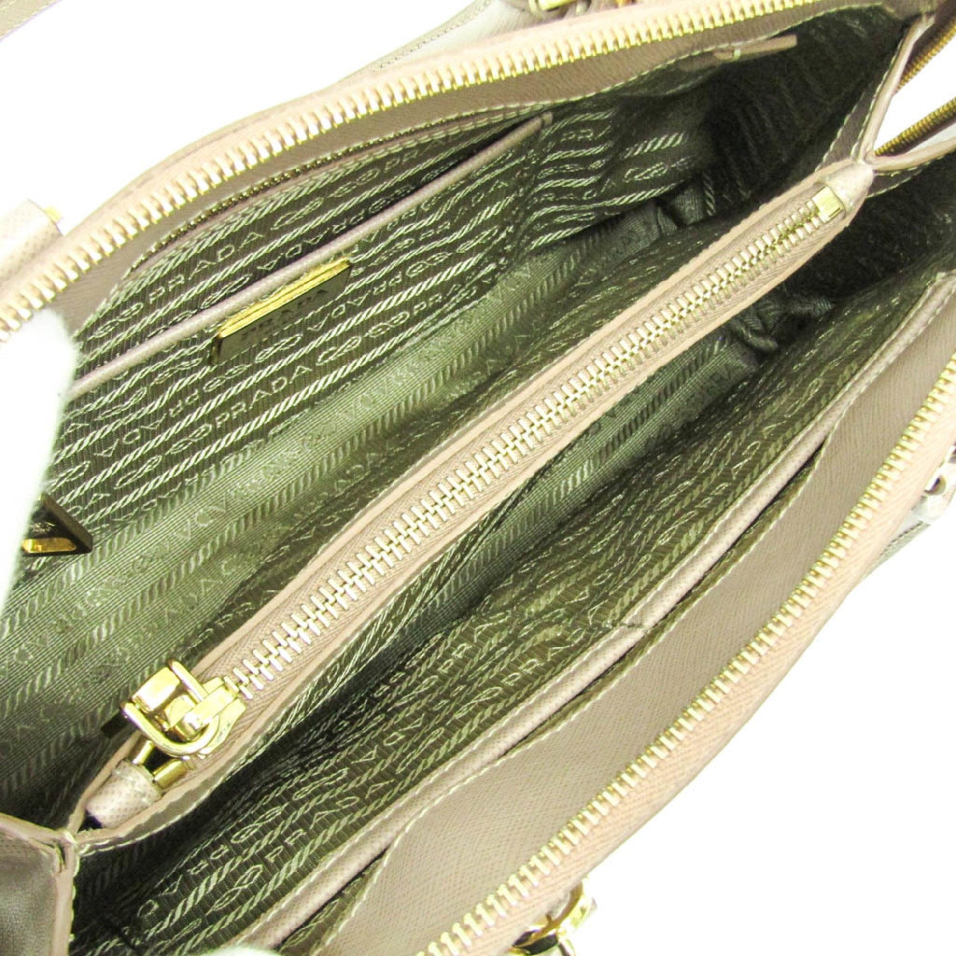 Prada Galleria Bag – Timeless Leather Handbag for Everyday Elegance