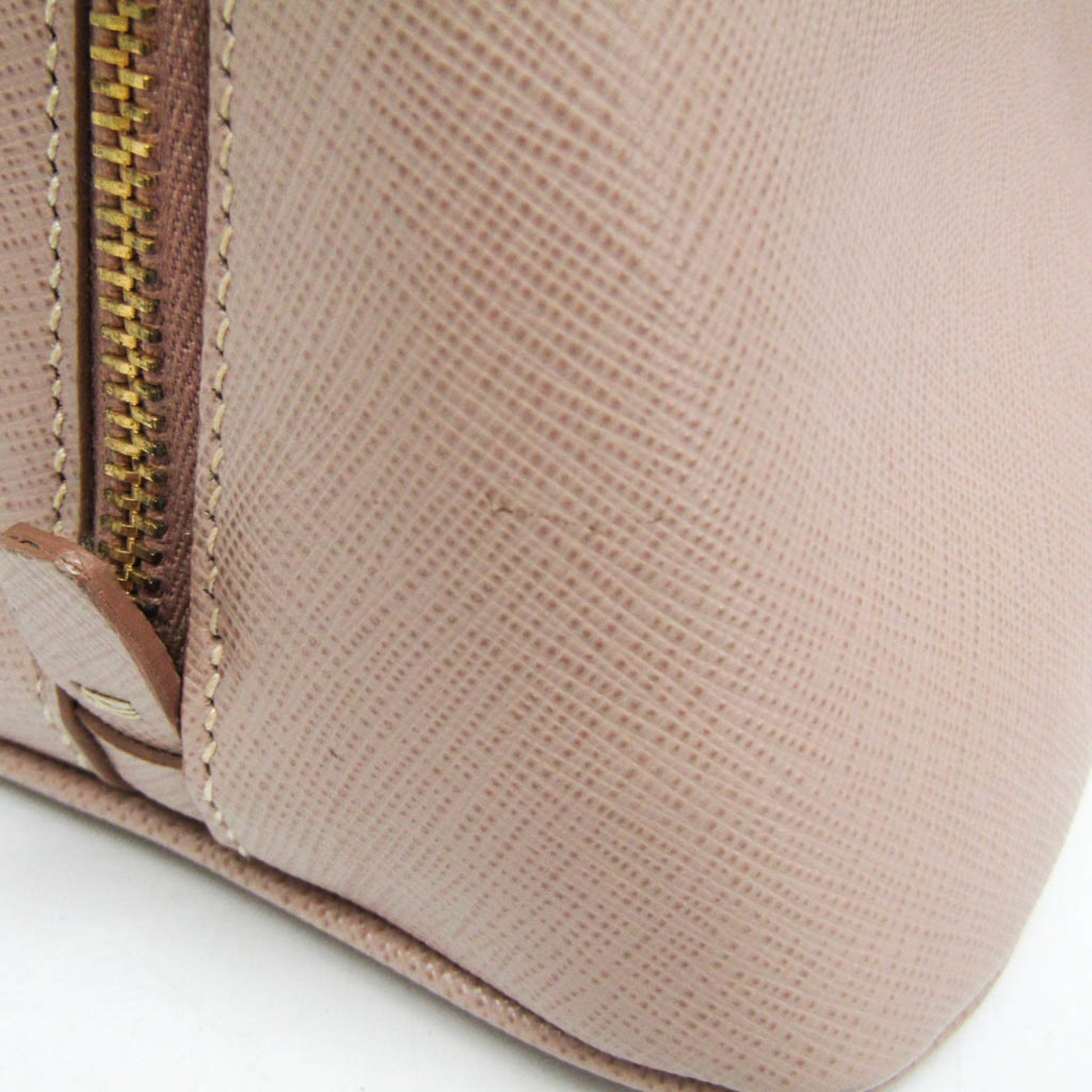 Prada Galleria Bag – Timeless Leather Handbag for Everyday Elegance