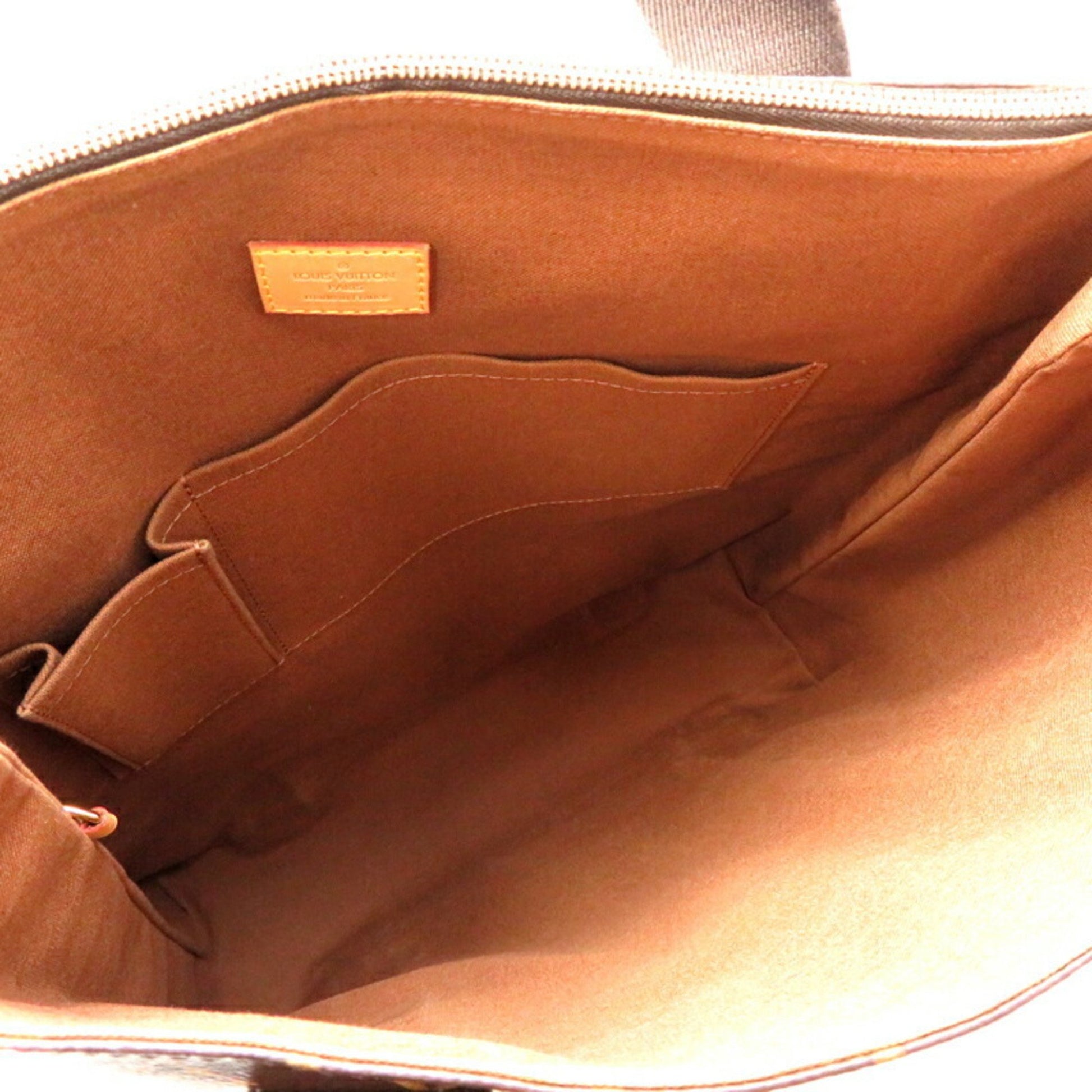 Louis Vuitton Bags & Accessories – Iconic Luxury Fashion