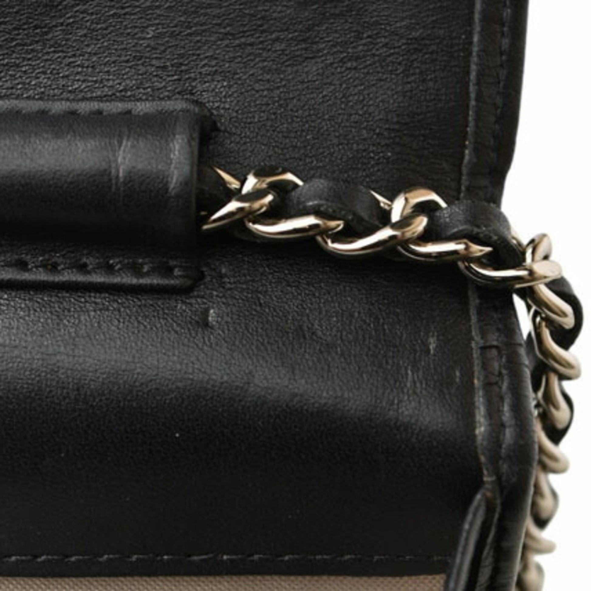 Chanel Wallet On Chain – Elegant & Timeless Accessory