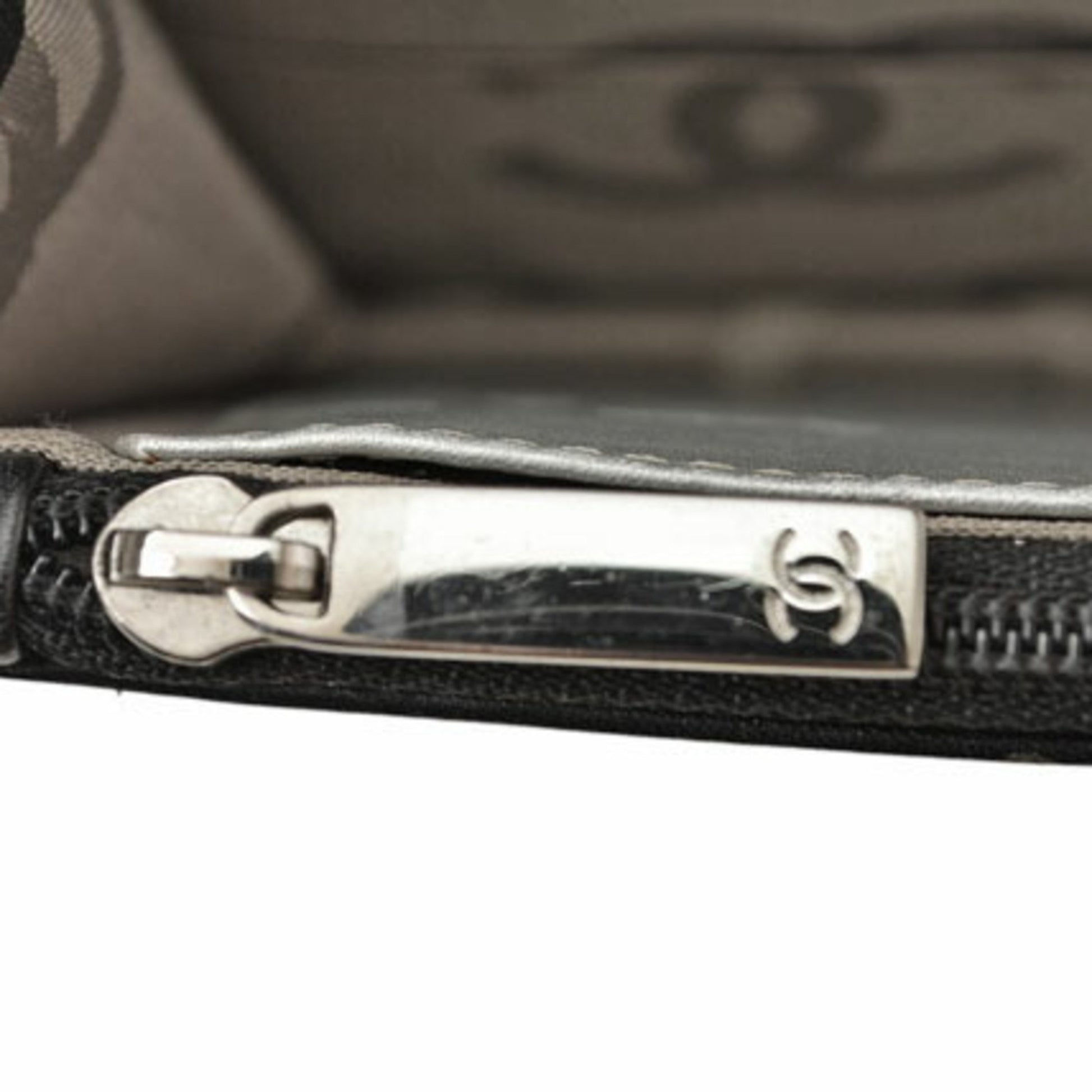 Chanel Wallet On Chain – Elegant & Timeless Accessory