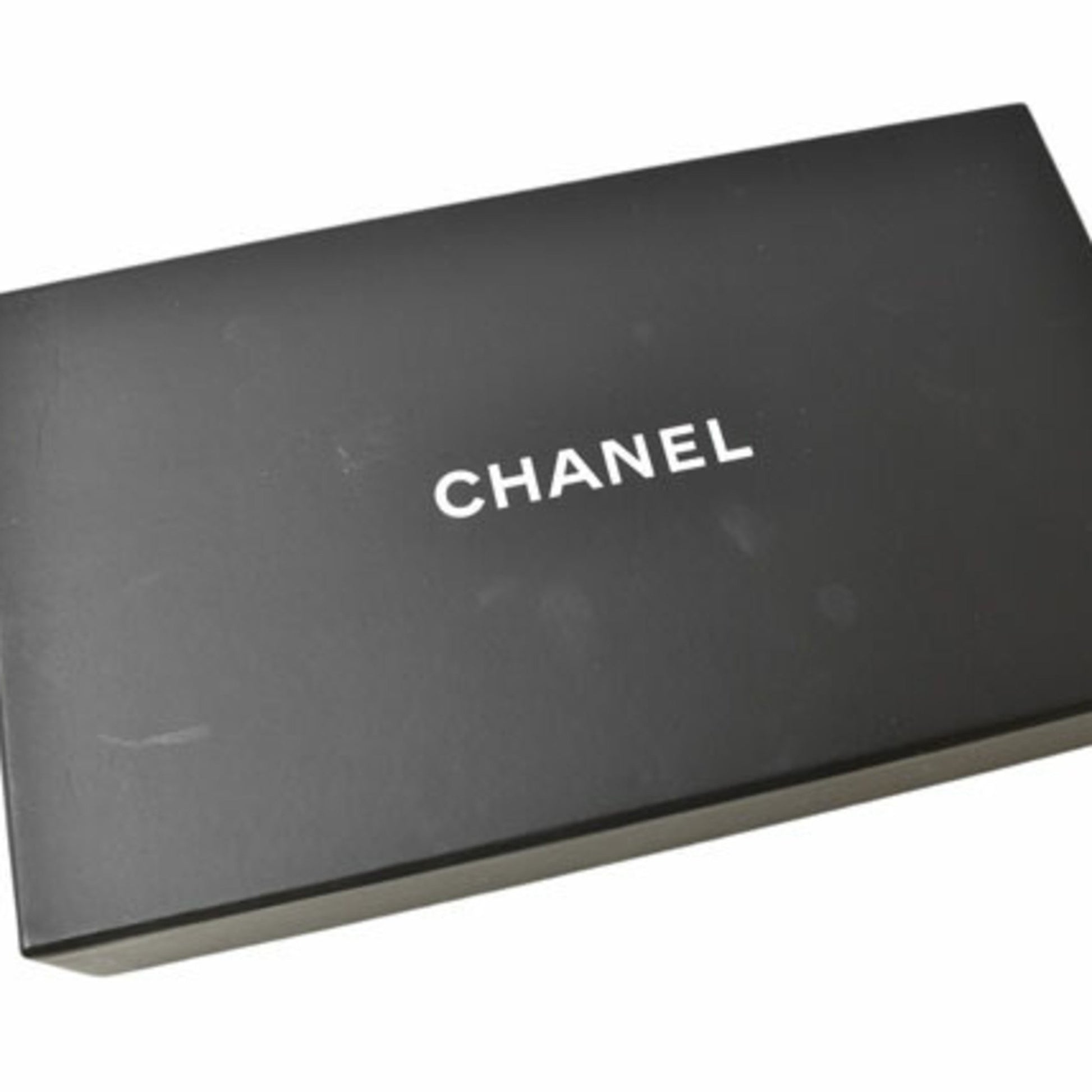 Chanel Wallet On Chain – Elegant & Timeless Accessory
