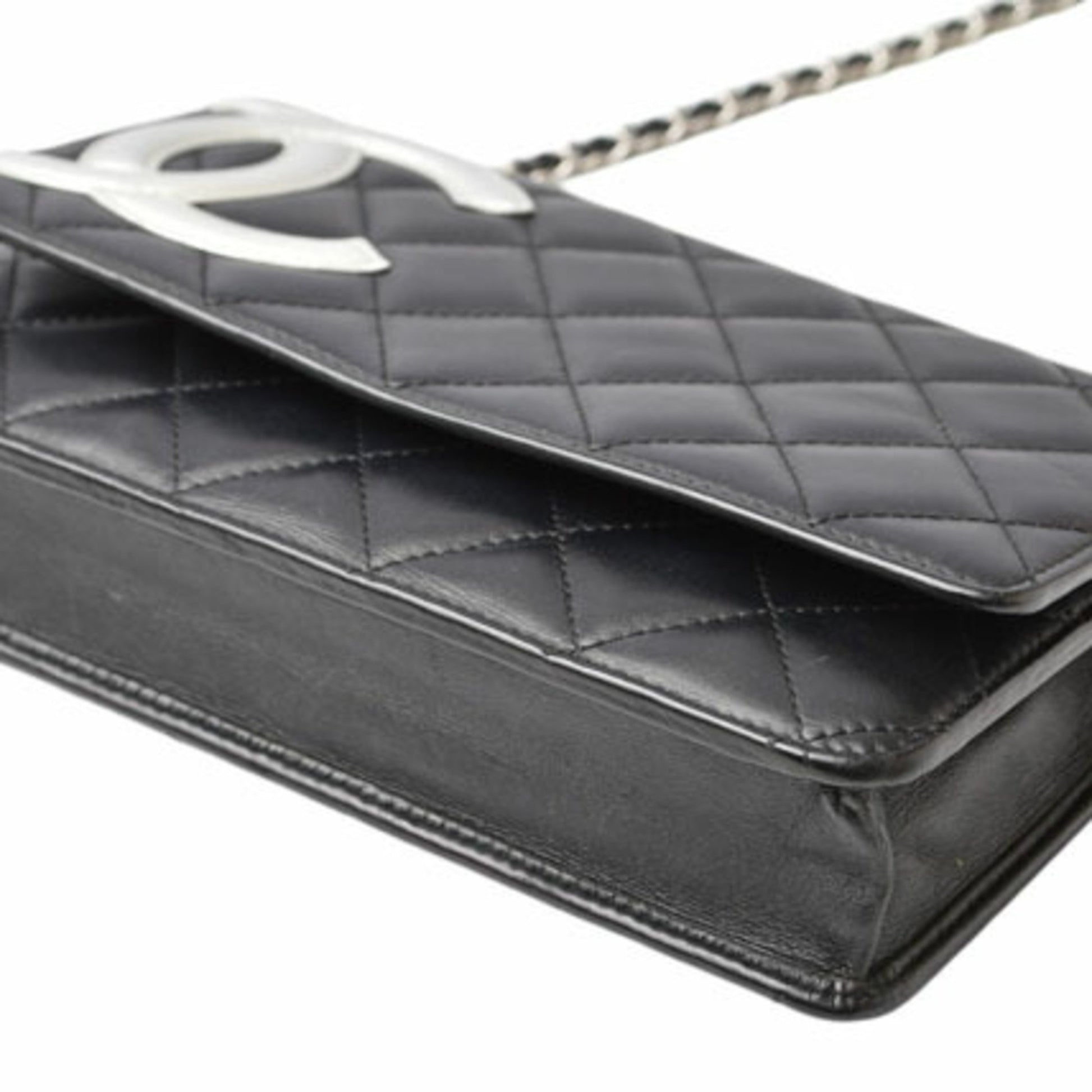 Chanel Wallet On Chain – Elegant & Timeless Accessory