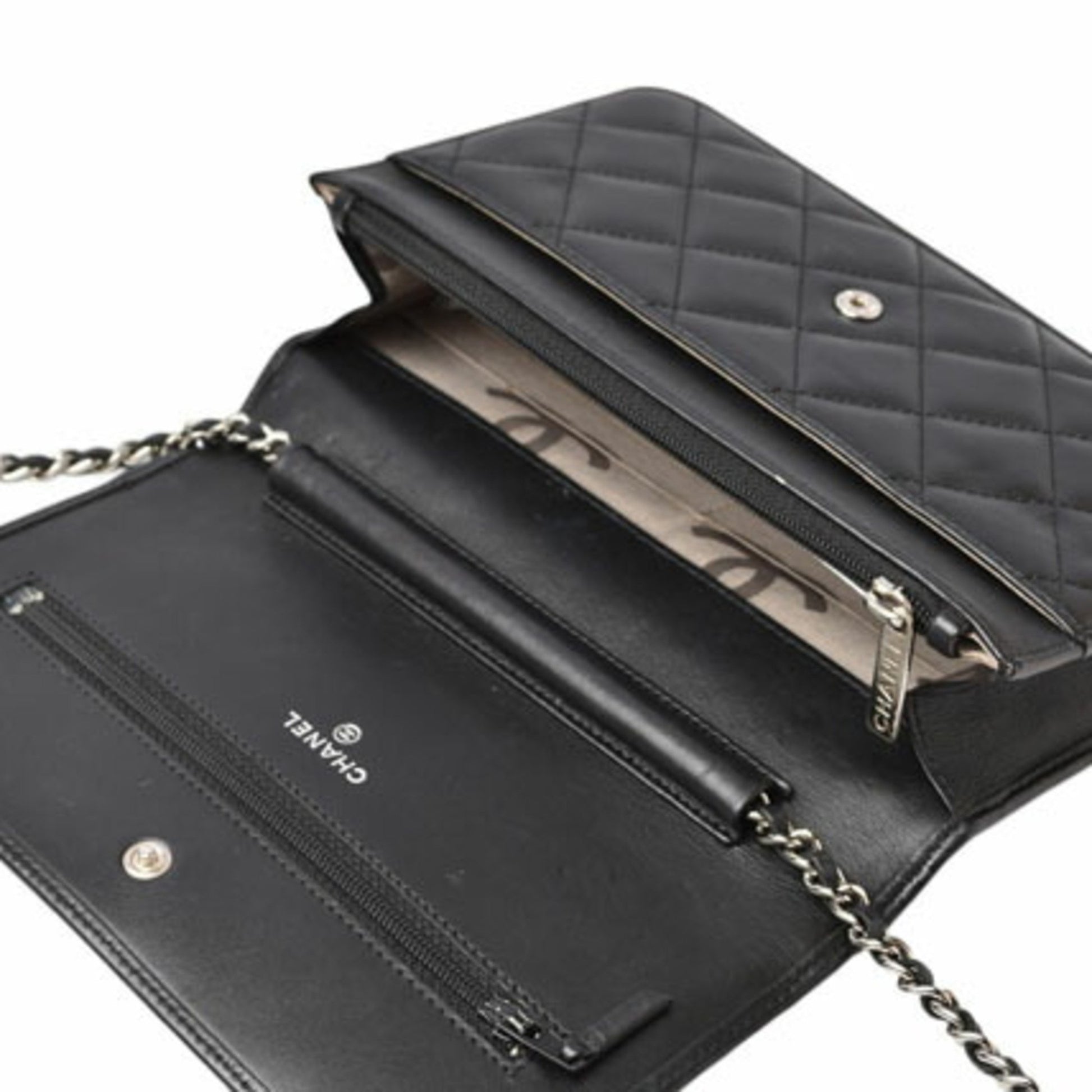 Chanel Wallet On Chain – Elegant & Timeless Accessory