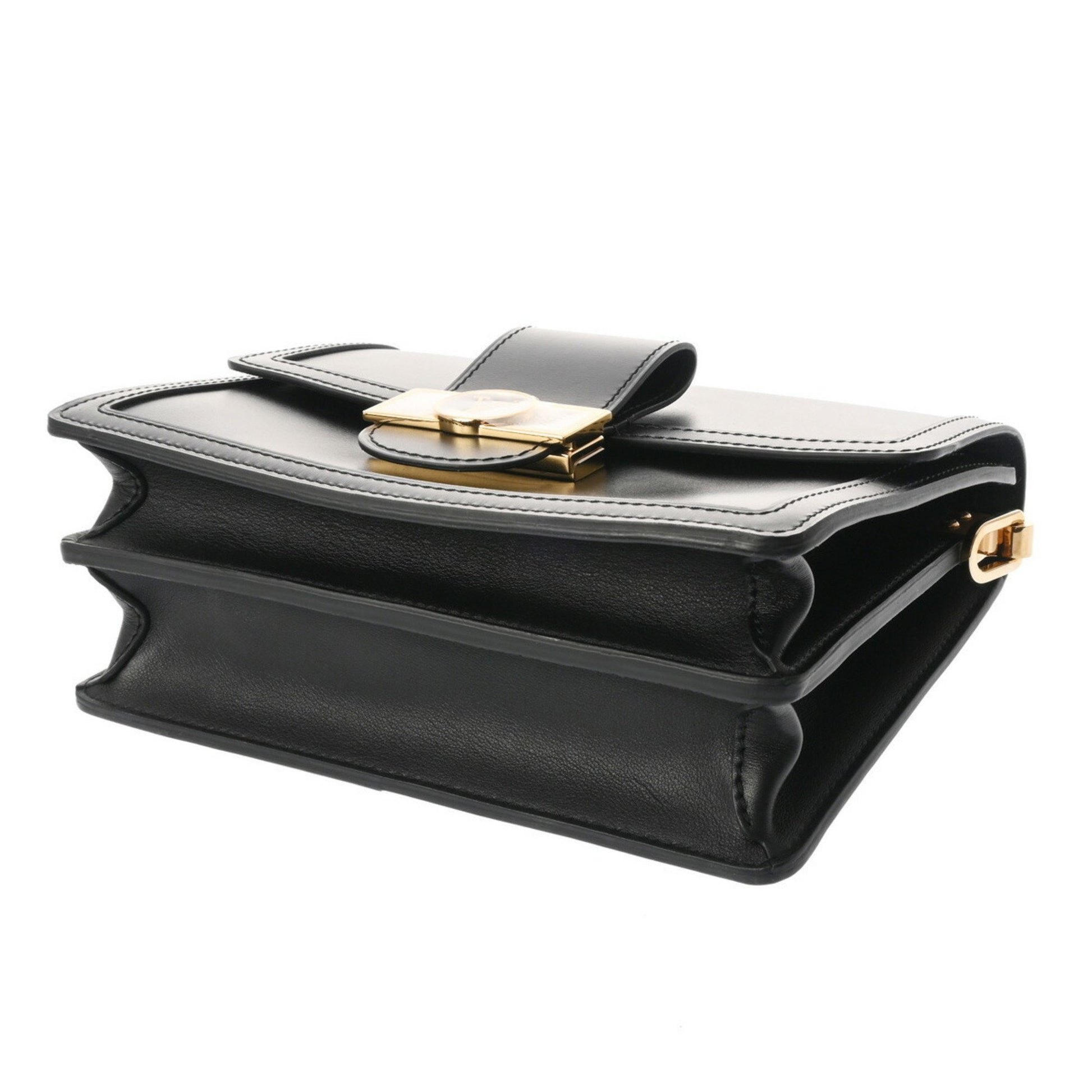 Louis Vuitton Dauphine MM Bag – Classic Monogram Crossbody
