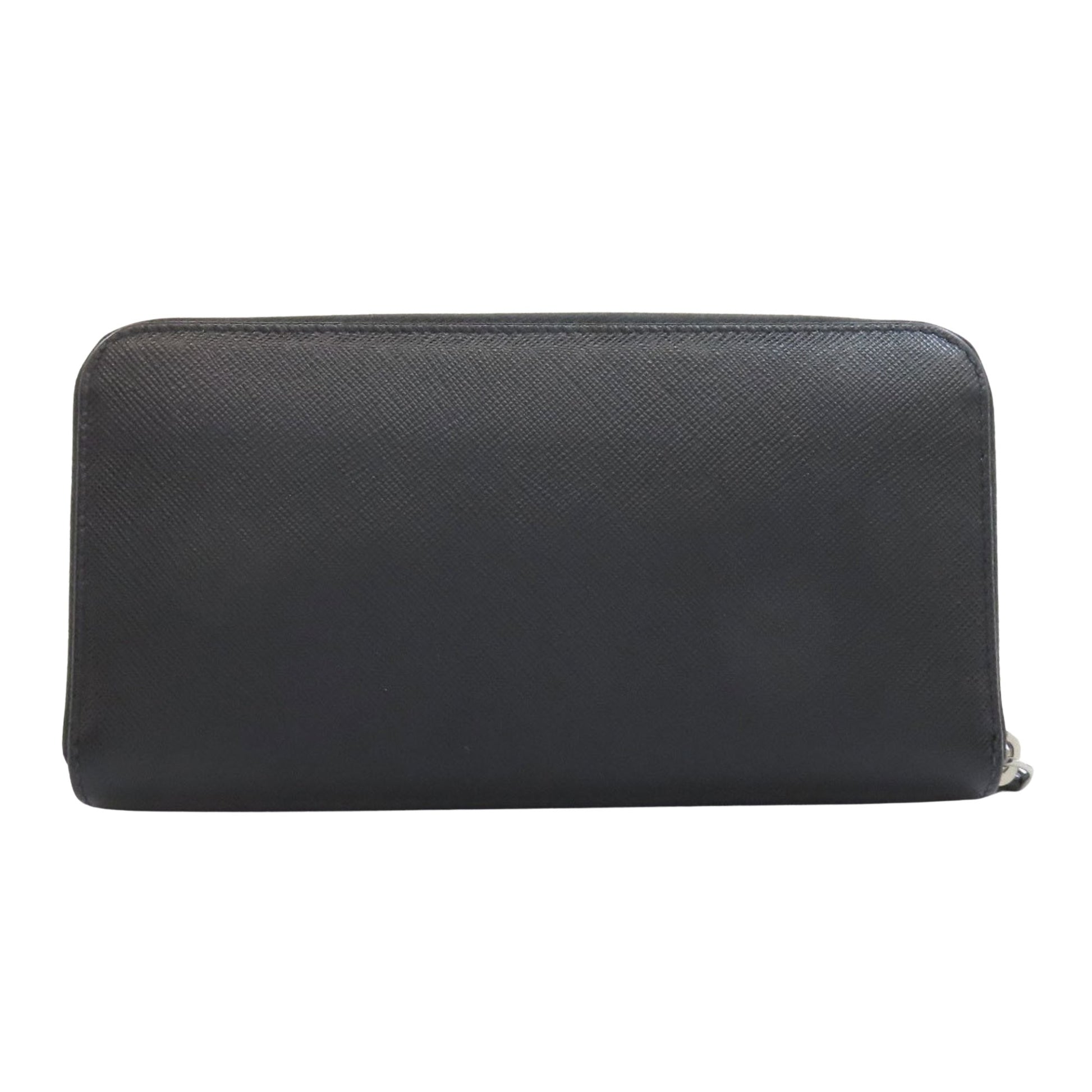Prada Handbags & Fashion – Elegant Italian Design
