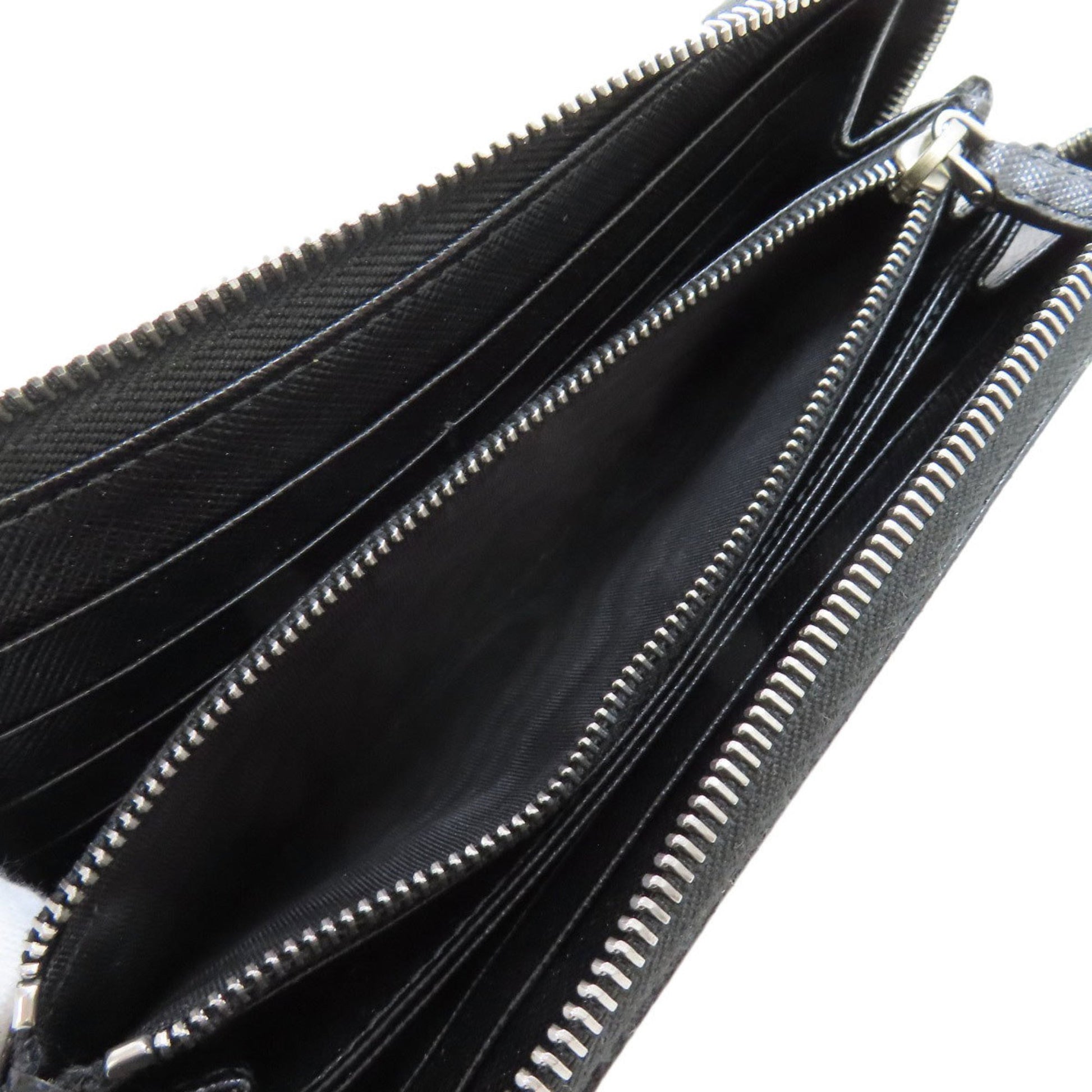 Prada Handbags & Fashion – Elegant Italian Design
