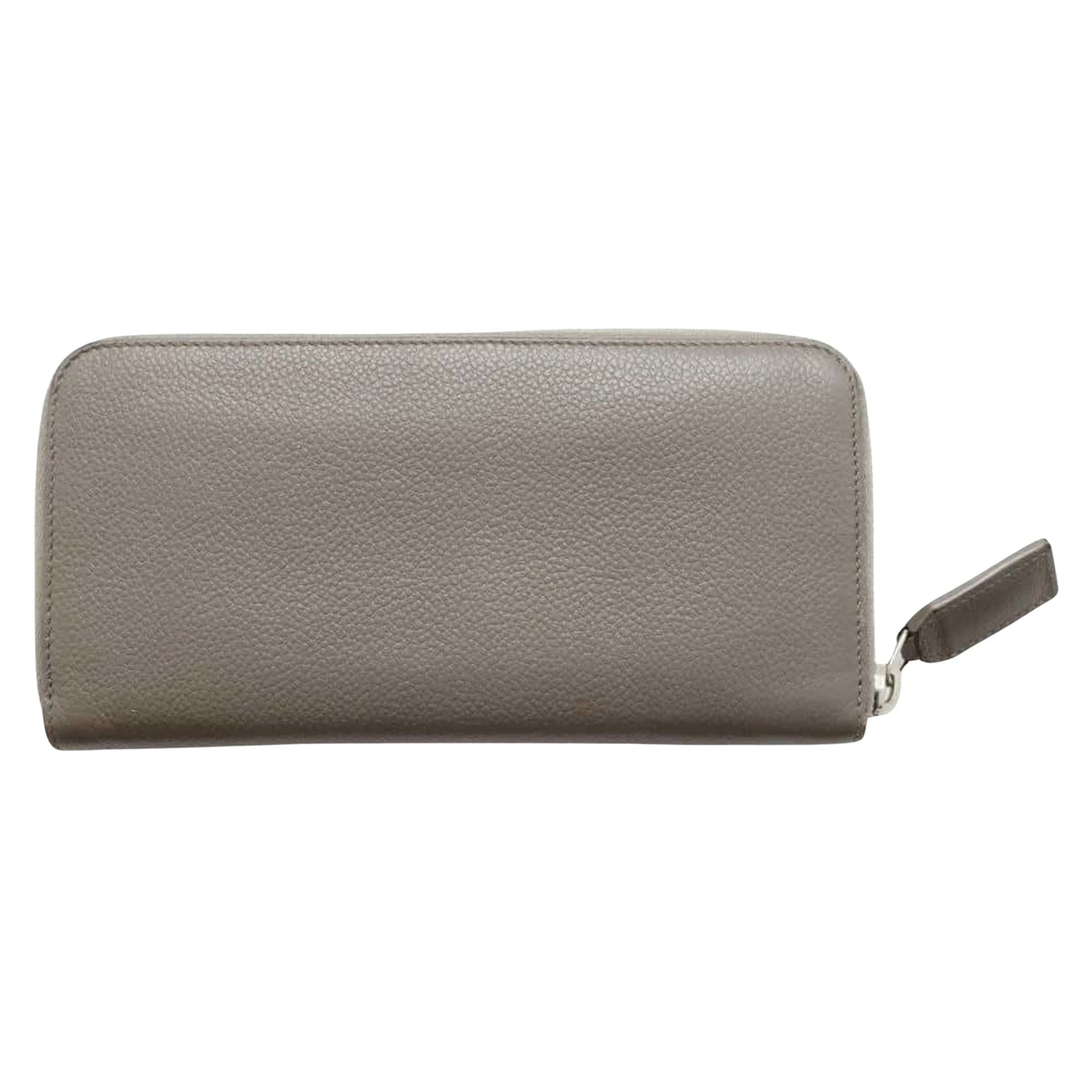 Saint Laurent bags, Saint Laurent luxury accessories, Saint Laurent fashion