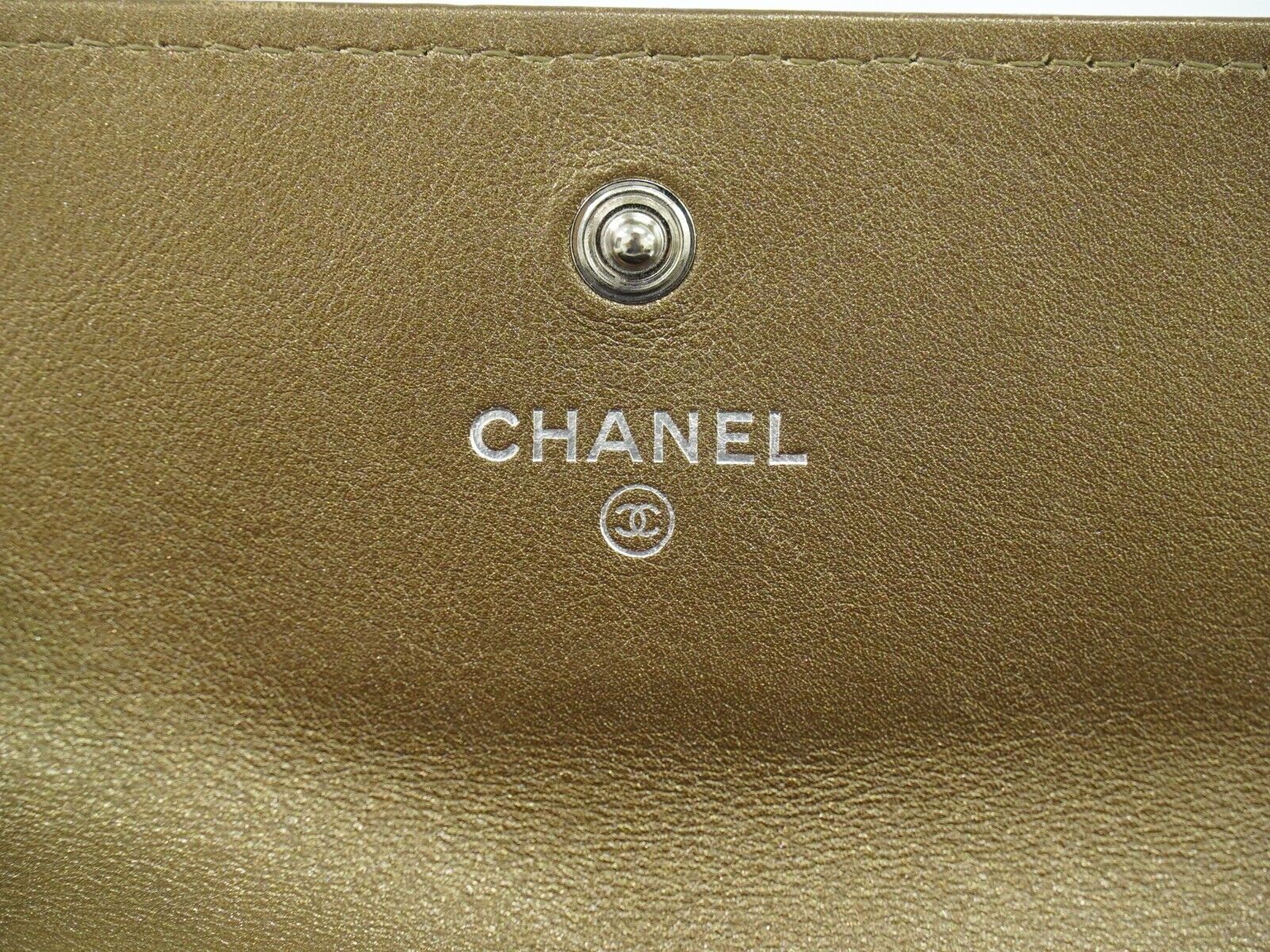 Chanel Handbags & Accessories – Timeless Luxury