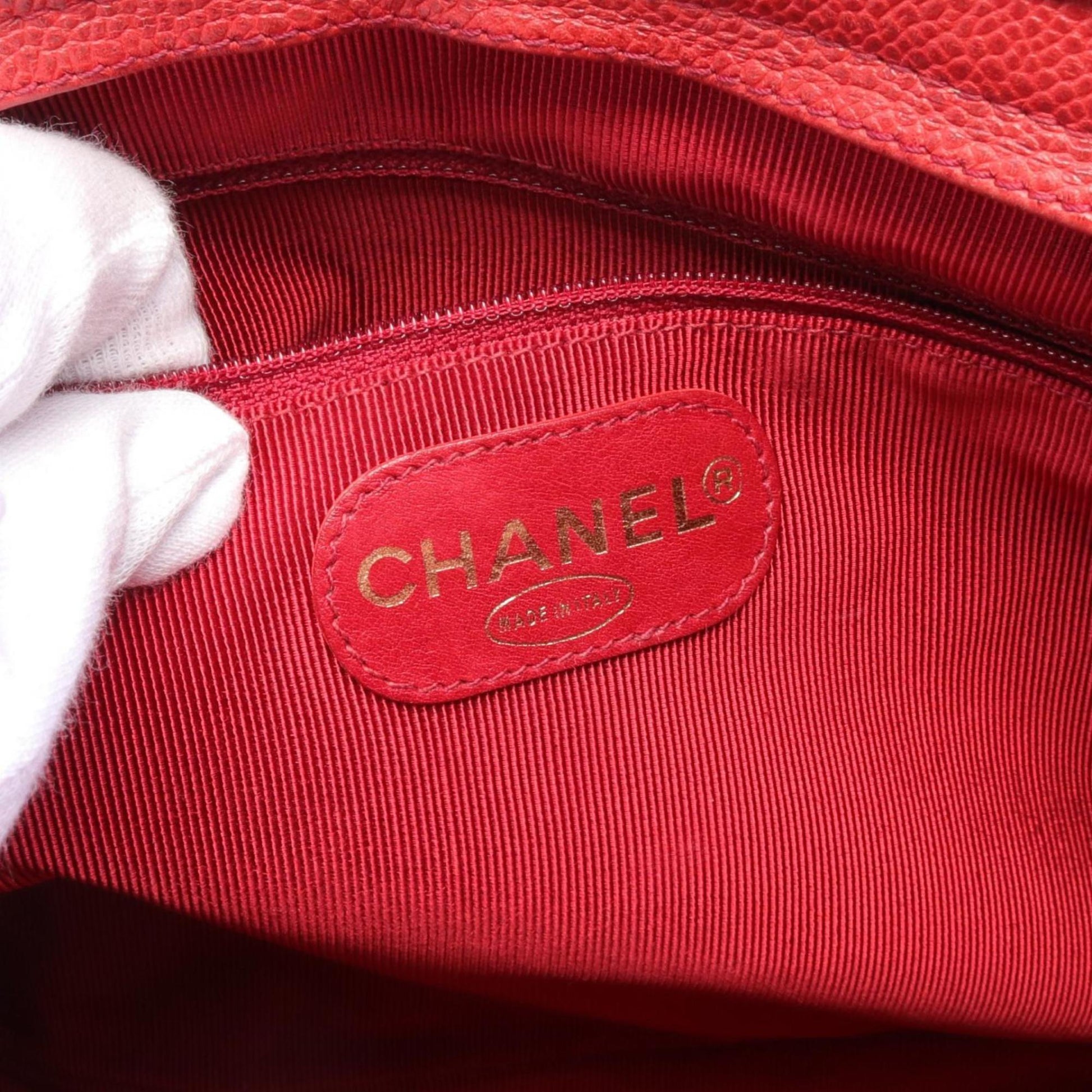 Chanel Luxury Handbags & Accessories – Timeless Fashion