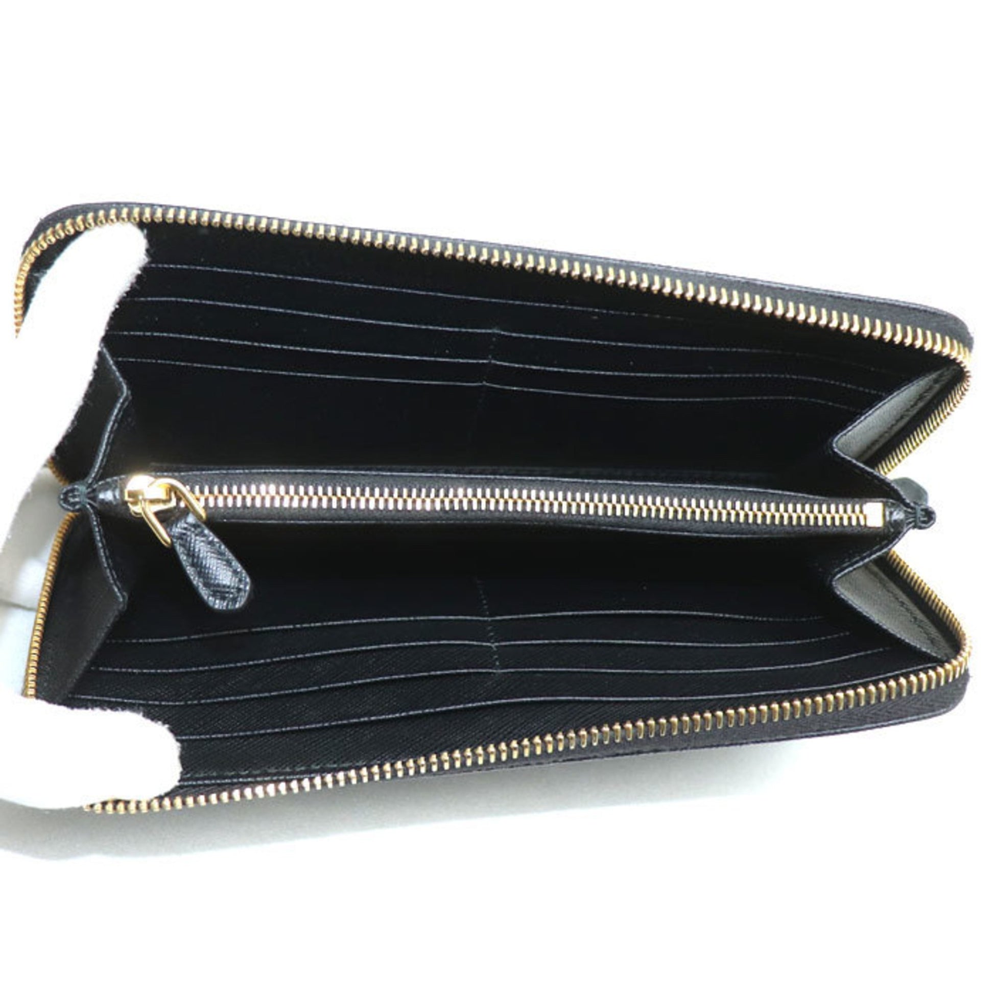 Prada Handbags & Accessories – Luxury Italian Style