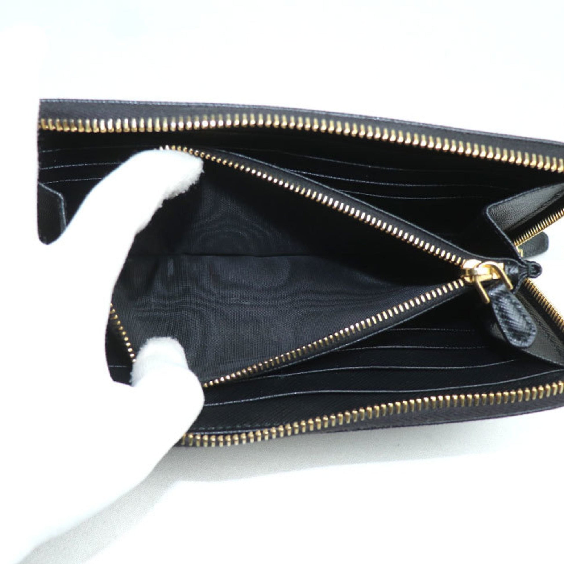 Prada Handbags & Accessories – Luxury Italian Style