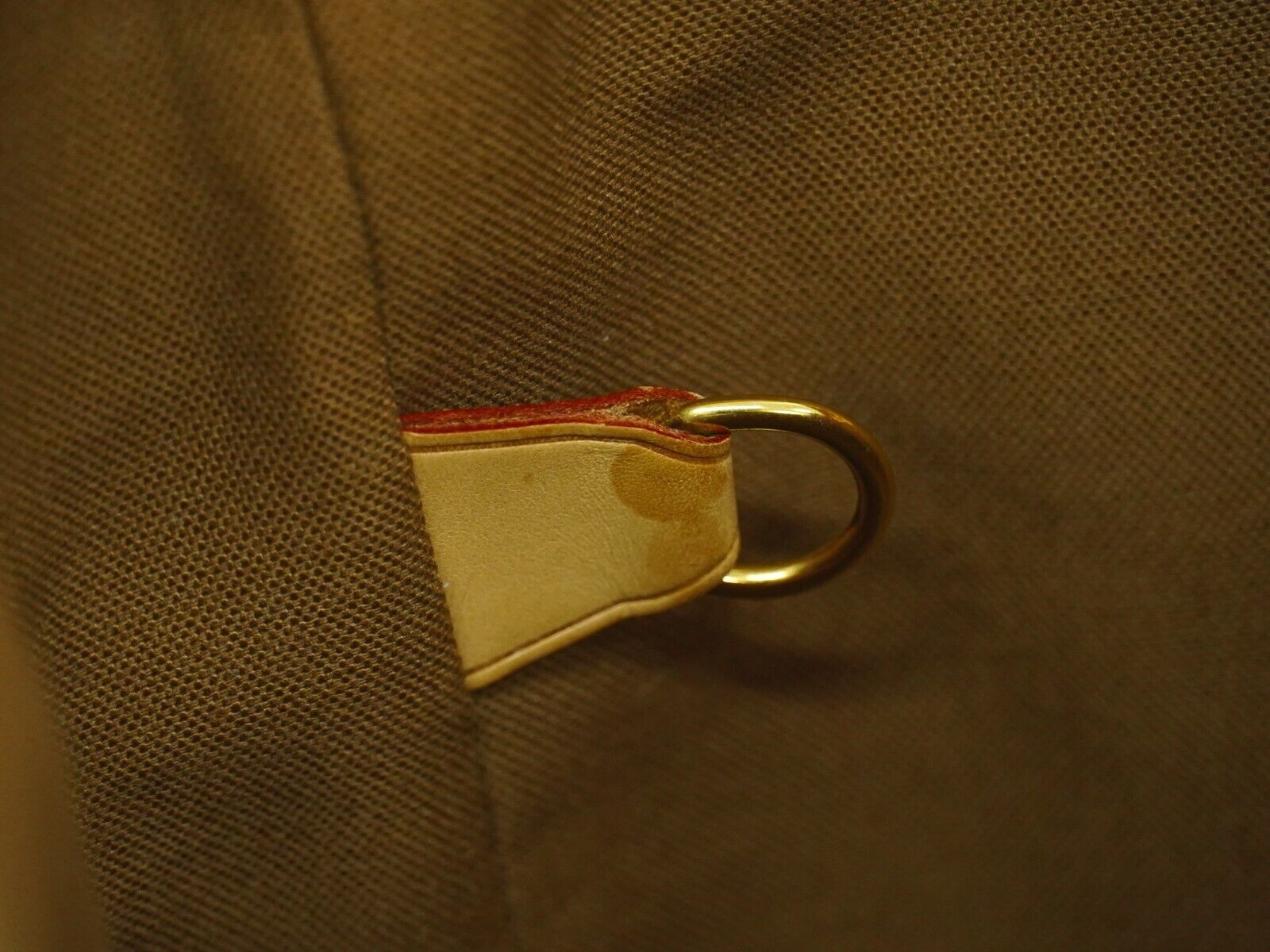 Louis Vuitton Luxury Handbags & Accessories – Timeless Elegance