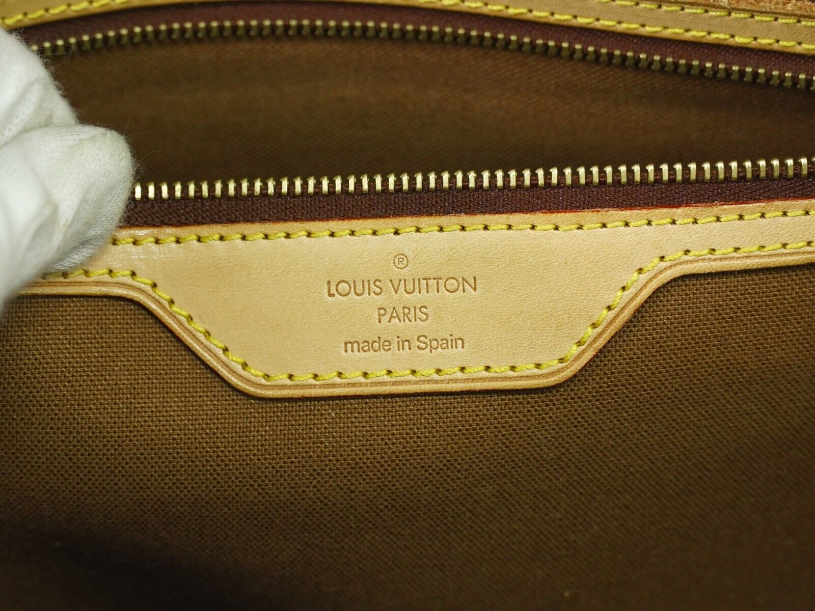 Louis Vuitton Luxury Handbags & Accessories – Timeless Elegance