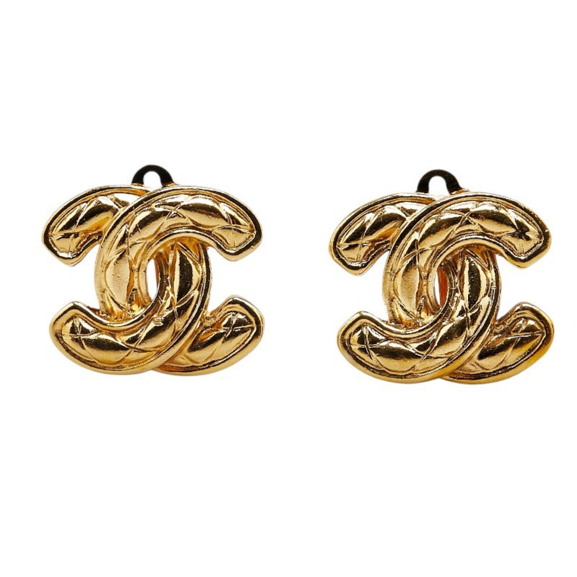 Chanel CC Logo Bags & Jewelry – Signature Luxury Pieces