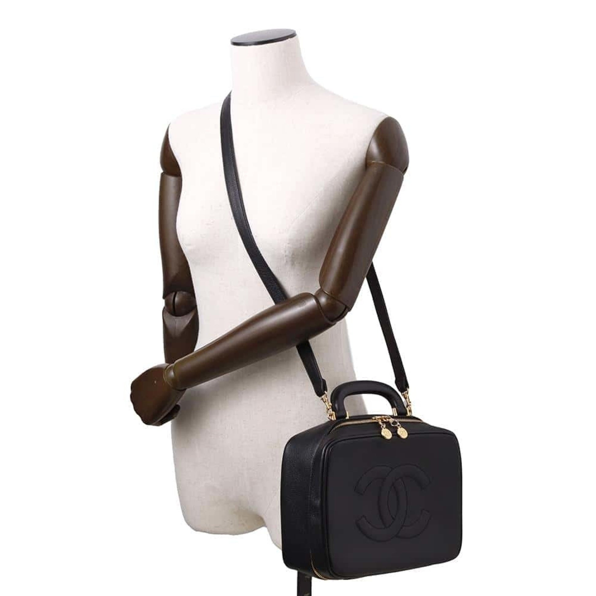 Chanel luxury bags, Chanel fashion, Chanel handbags, Chanel accessories
