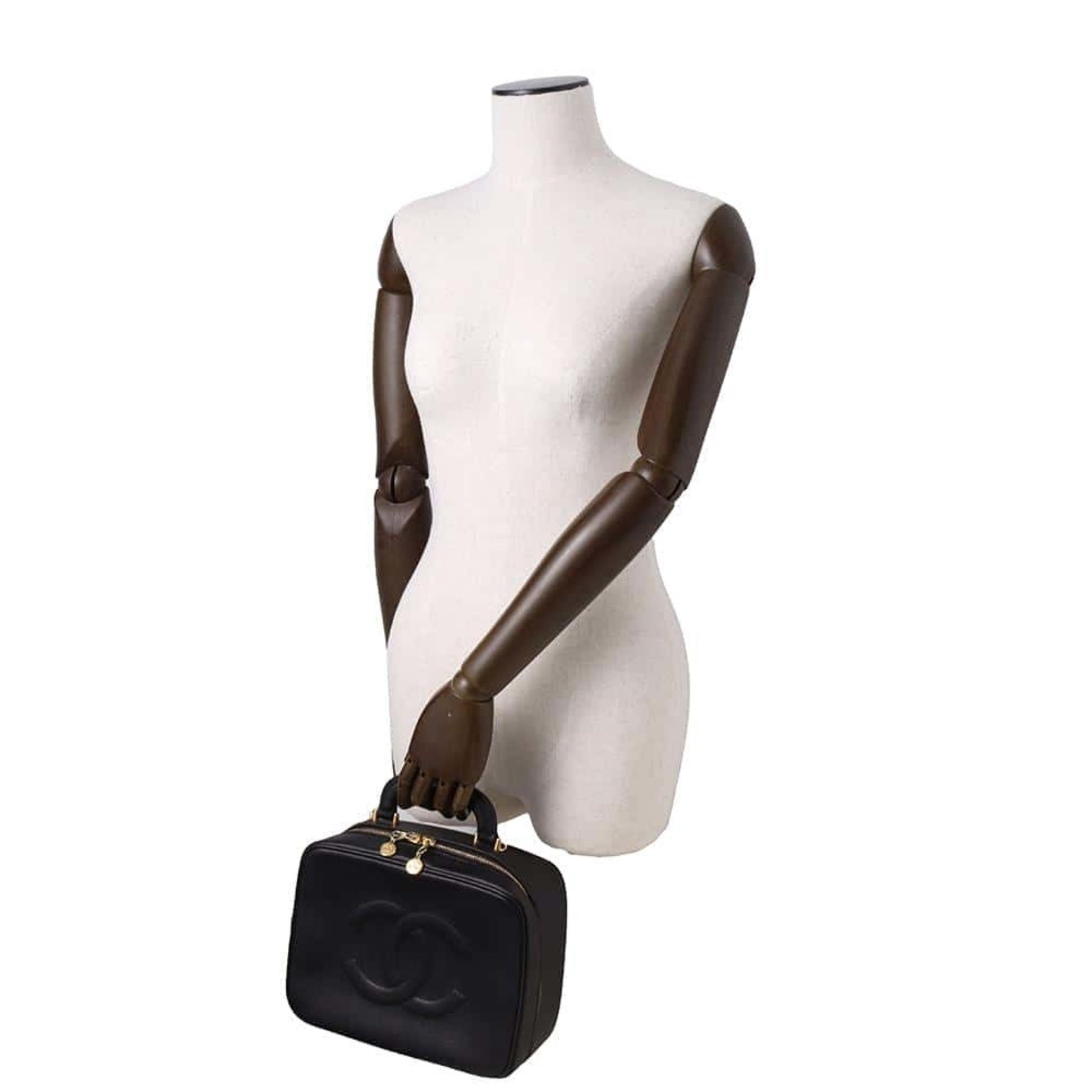 Chanel luxury bags, Chanel fashion, Chanel handbags, Chanel accessories