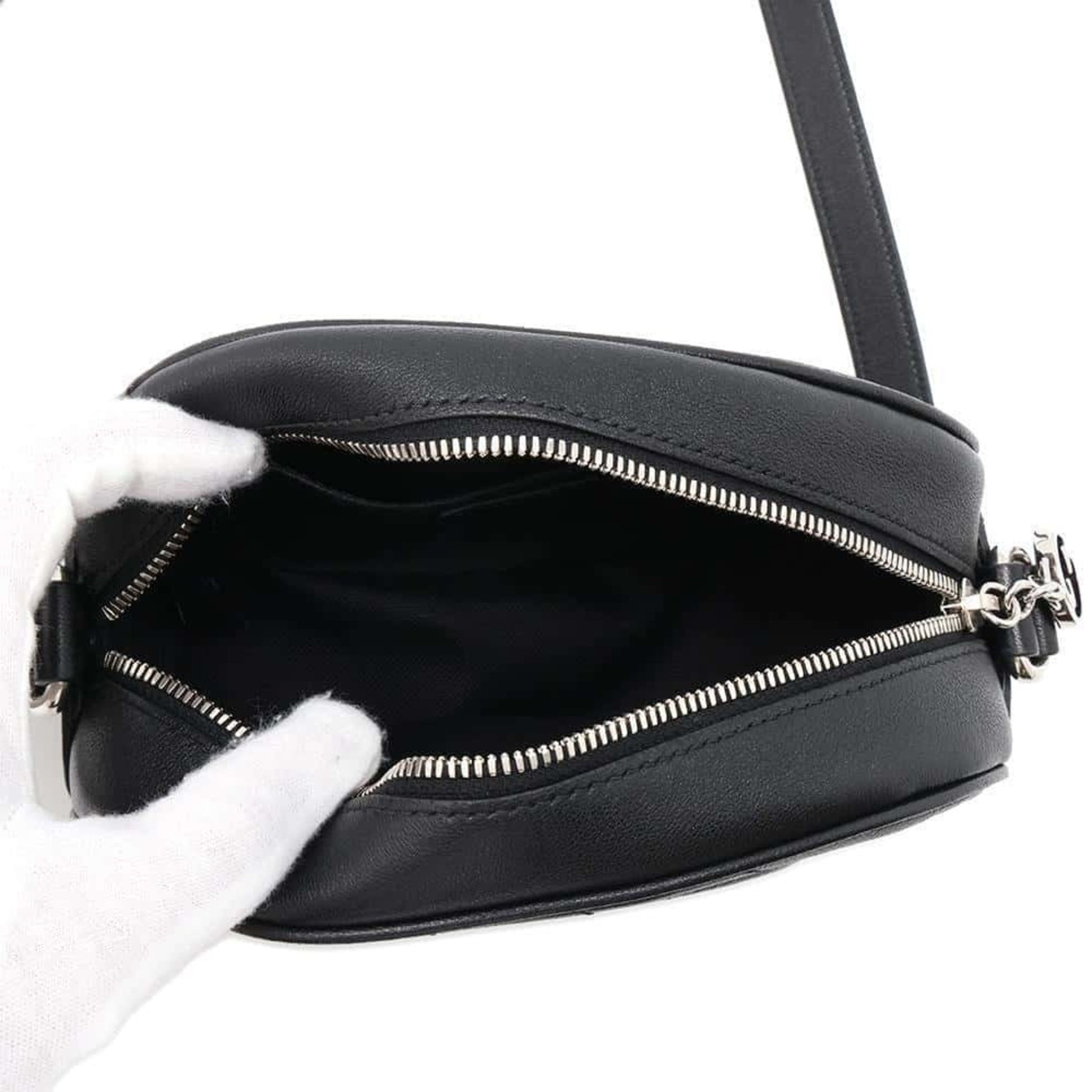 Gucci bags, luxury Gucci handbags, Gucci fashion