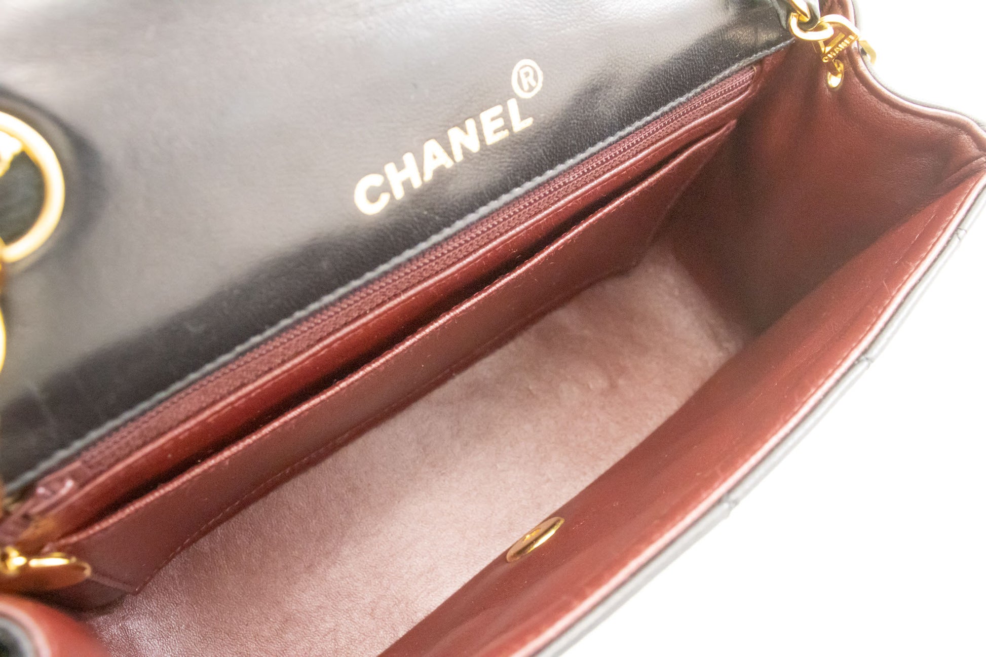 Chanel Diana Bag – Vintage & Elegant Classic Handbag