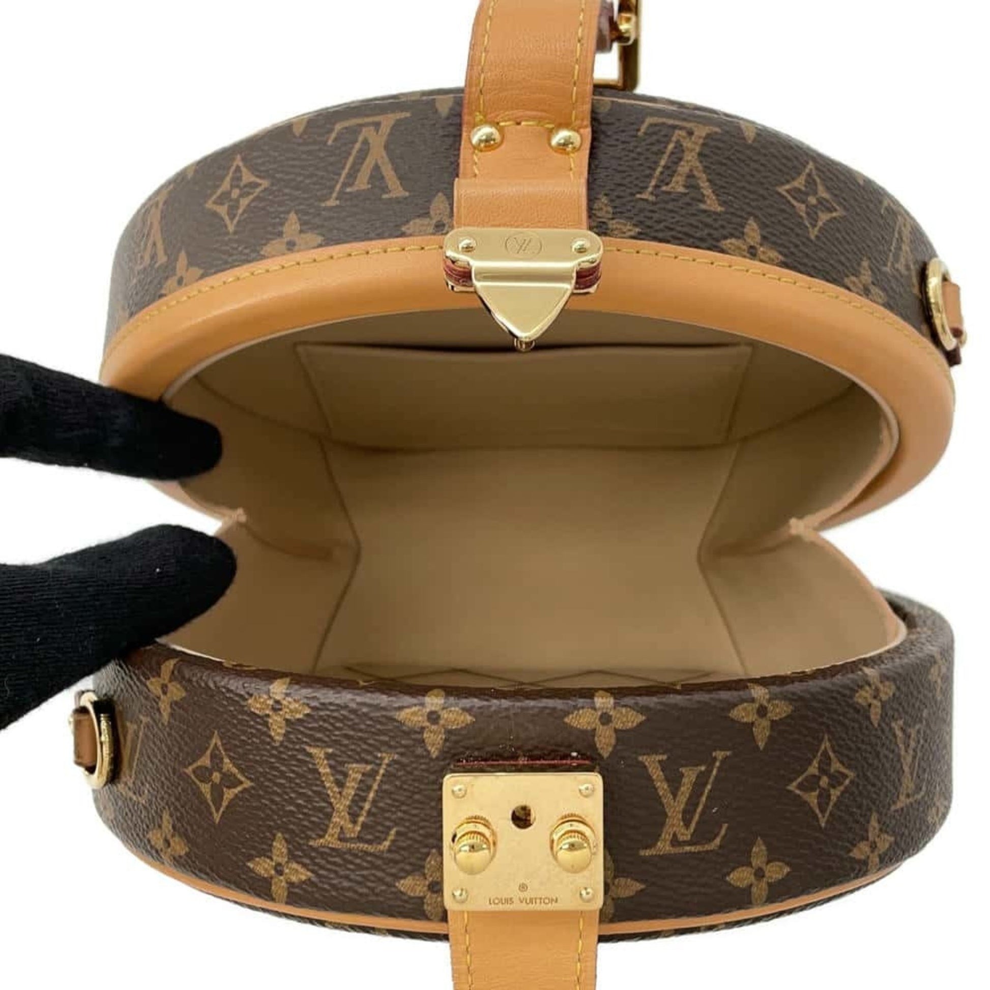 Louis Vuitton bags, Louis Vuitton accessories, Louis Vuitton fashion