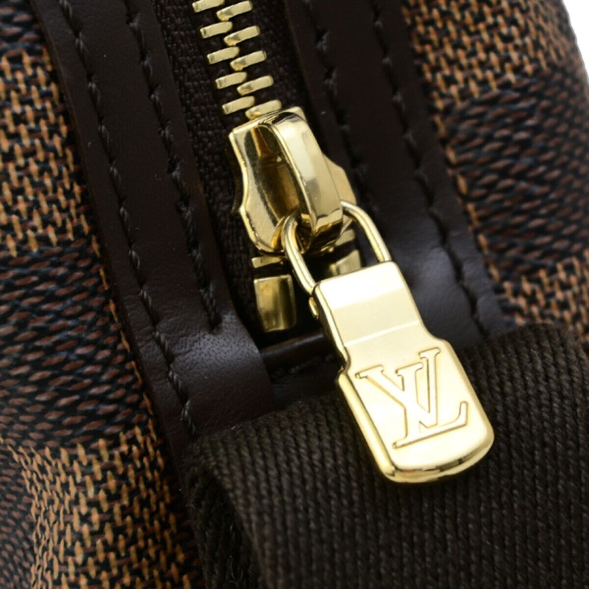 Louis Vuitton Trotteur Crossbody Bag