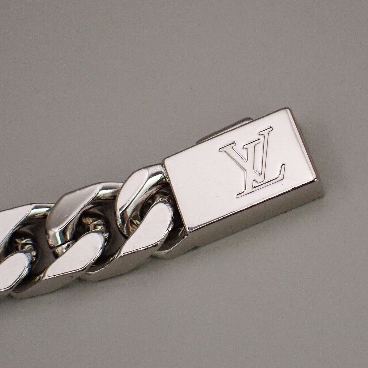 Louis Vuitton Signature Bags – Premium Luxury Fashion