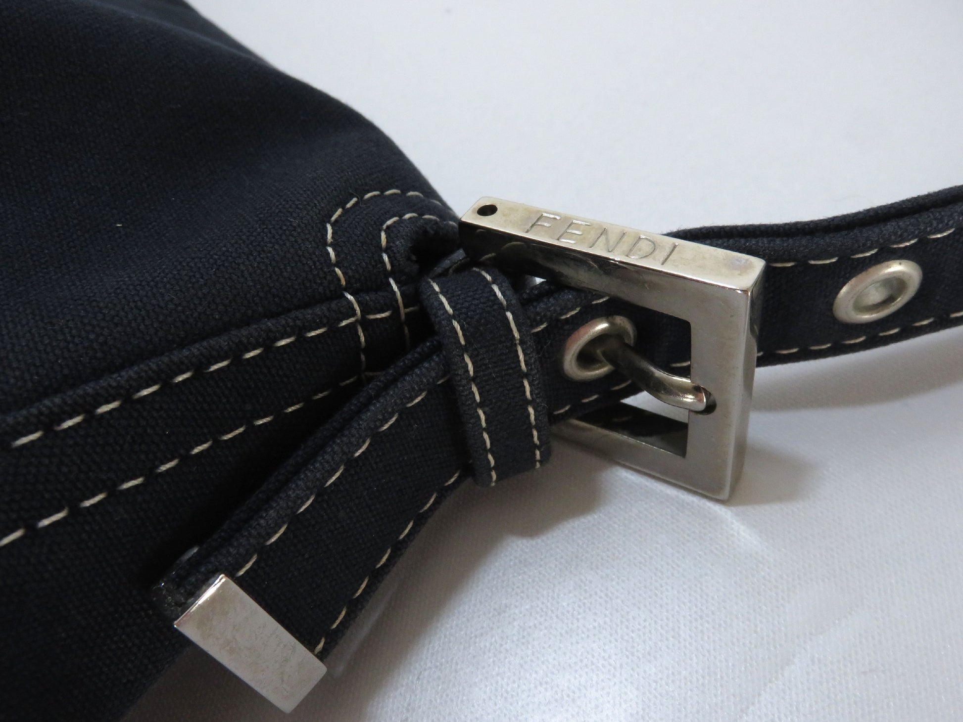 Fendi Mamma Baguette – Classic Iconic Shoulder Bag