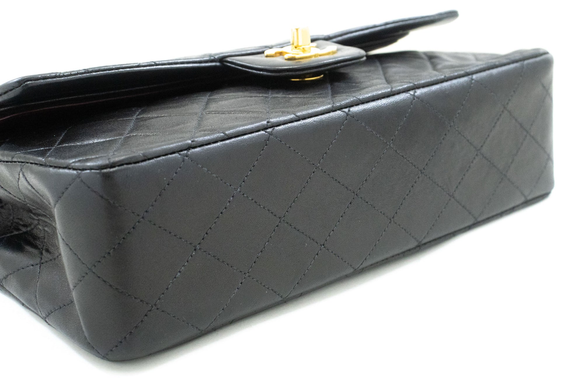 Chanel Leather shoulder Bag - My Luxury Labels