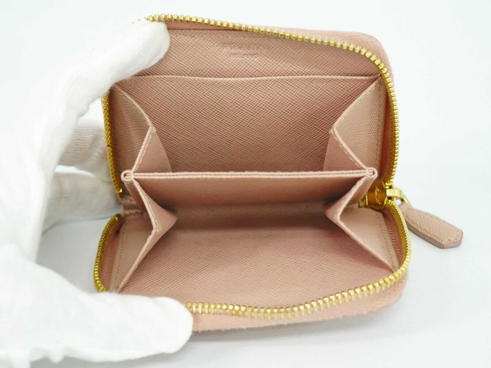 Prada Luxury Handbag, High-End Fashion Tote