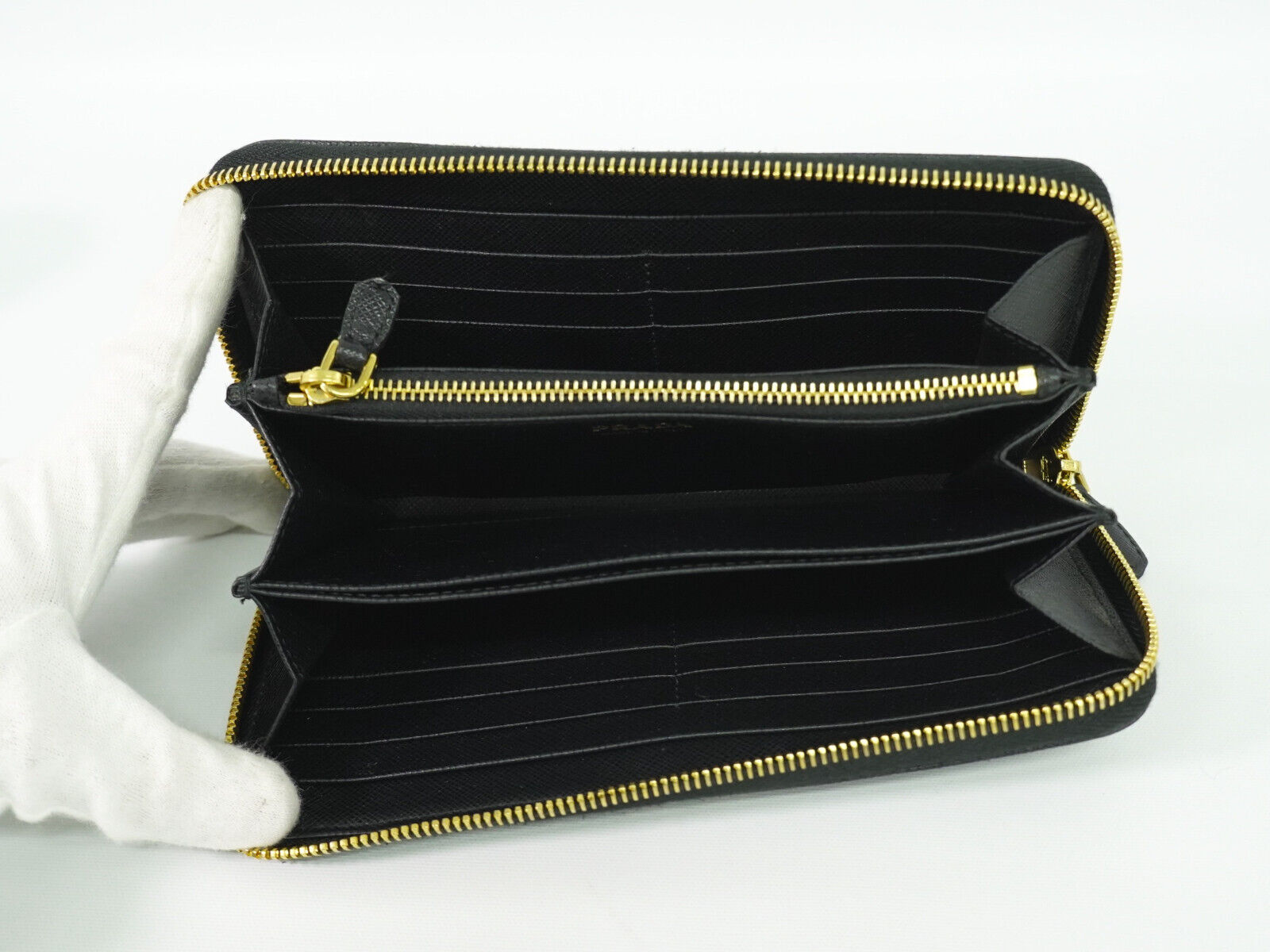 Prada luxury handbags, Designer Prada purse