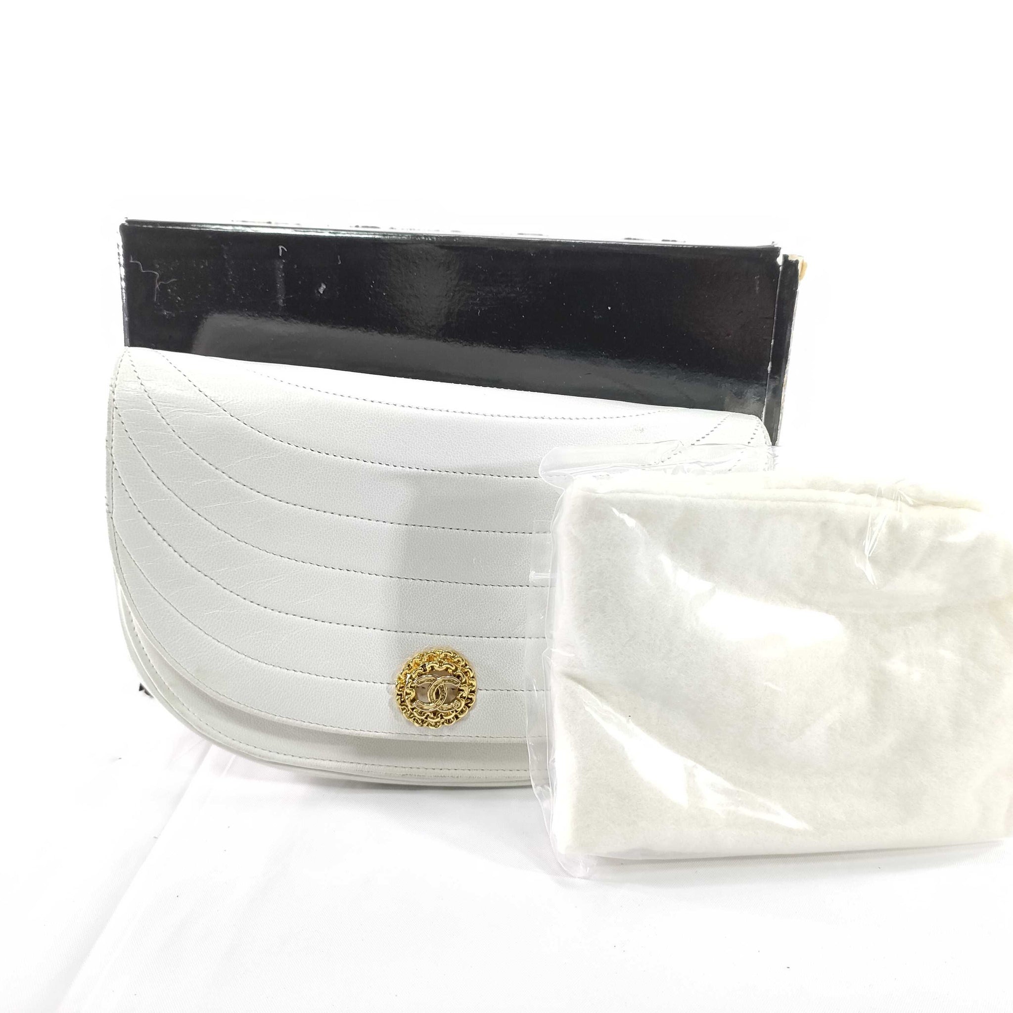 Chanel luxury bag, Designer Chanel handbag, Classic Chanel purse