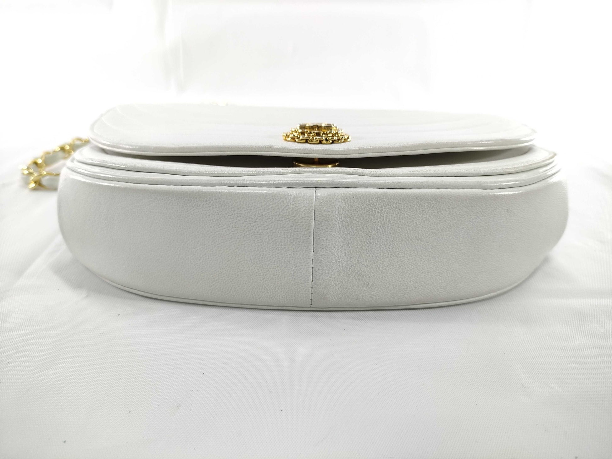 Chanel luxury bag, Designer Chanel handbag, Classic Chanel purse