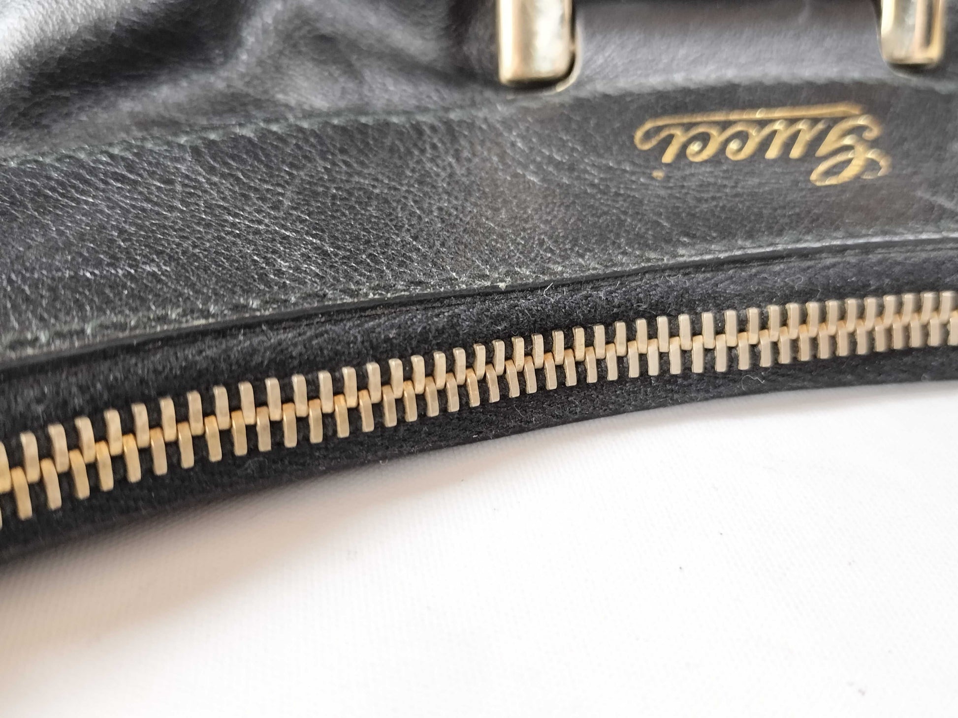 Gucci Luxury Handbags & Accessories