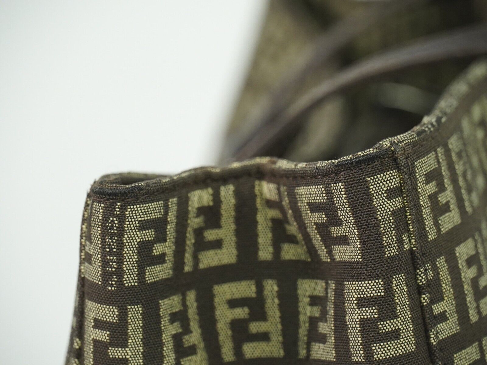 Fendi Designer Bags – Iconic Luxury Handbags & Accessories