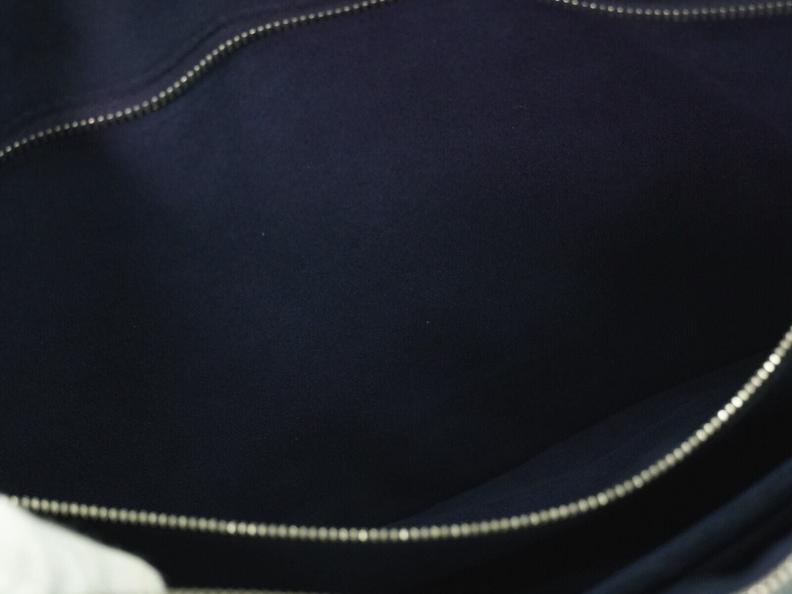 Louis Vuitton Bags & Accessories – Timeless Luxury Pieces