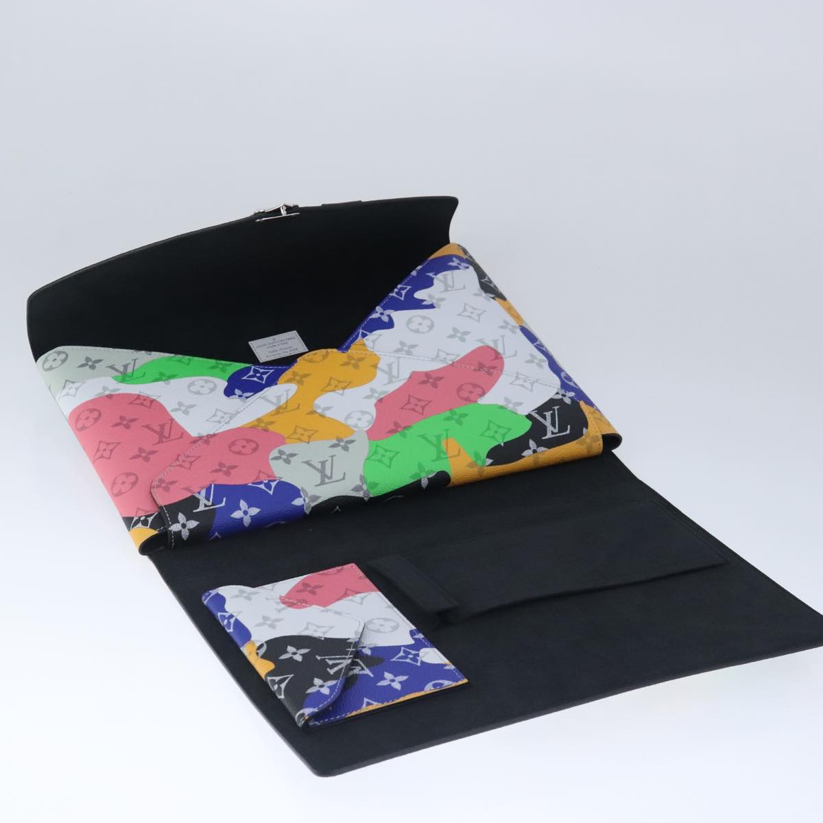 Louis Vuitton luxury bags, Louis Vuitton fashion, Louis Vuitton accessories