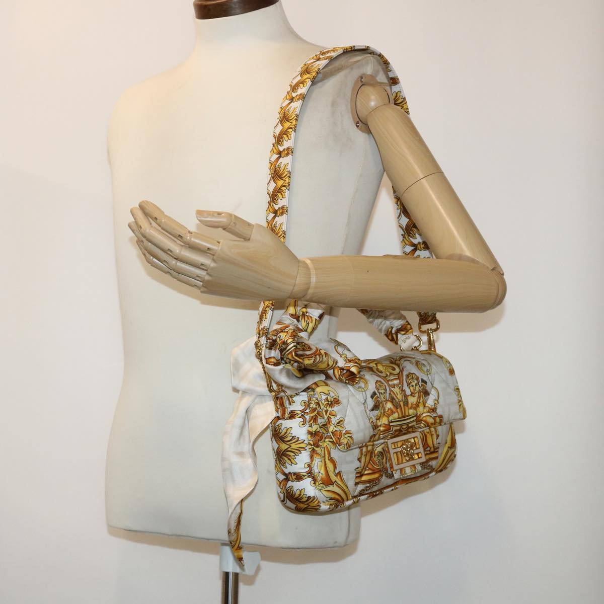 Fendi Baguette, luxury Fendi handbag, designer Fendi baguette bag, Fendi women’s bag