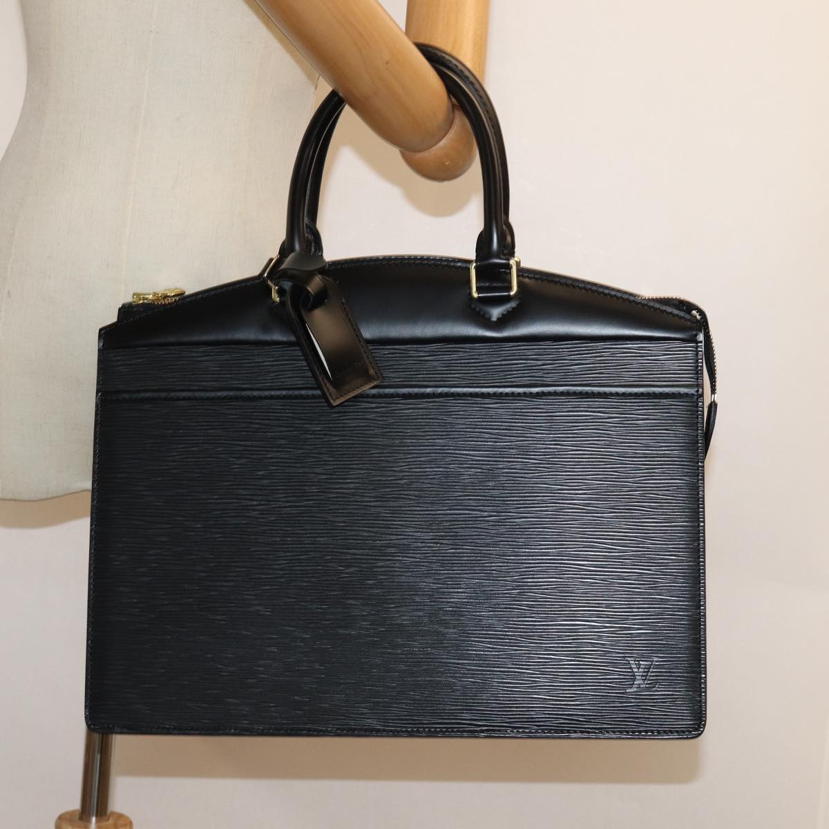 Louis Vuitton Riviera Elegant Handbag