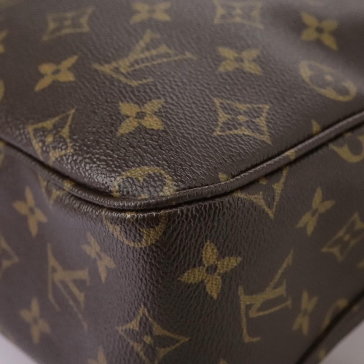 Louis Vuitton Designer Bags, Wallets & More – High-End Fashion